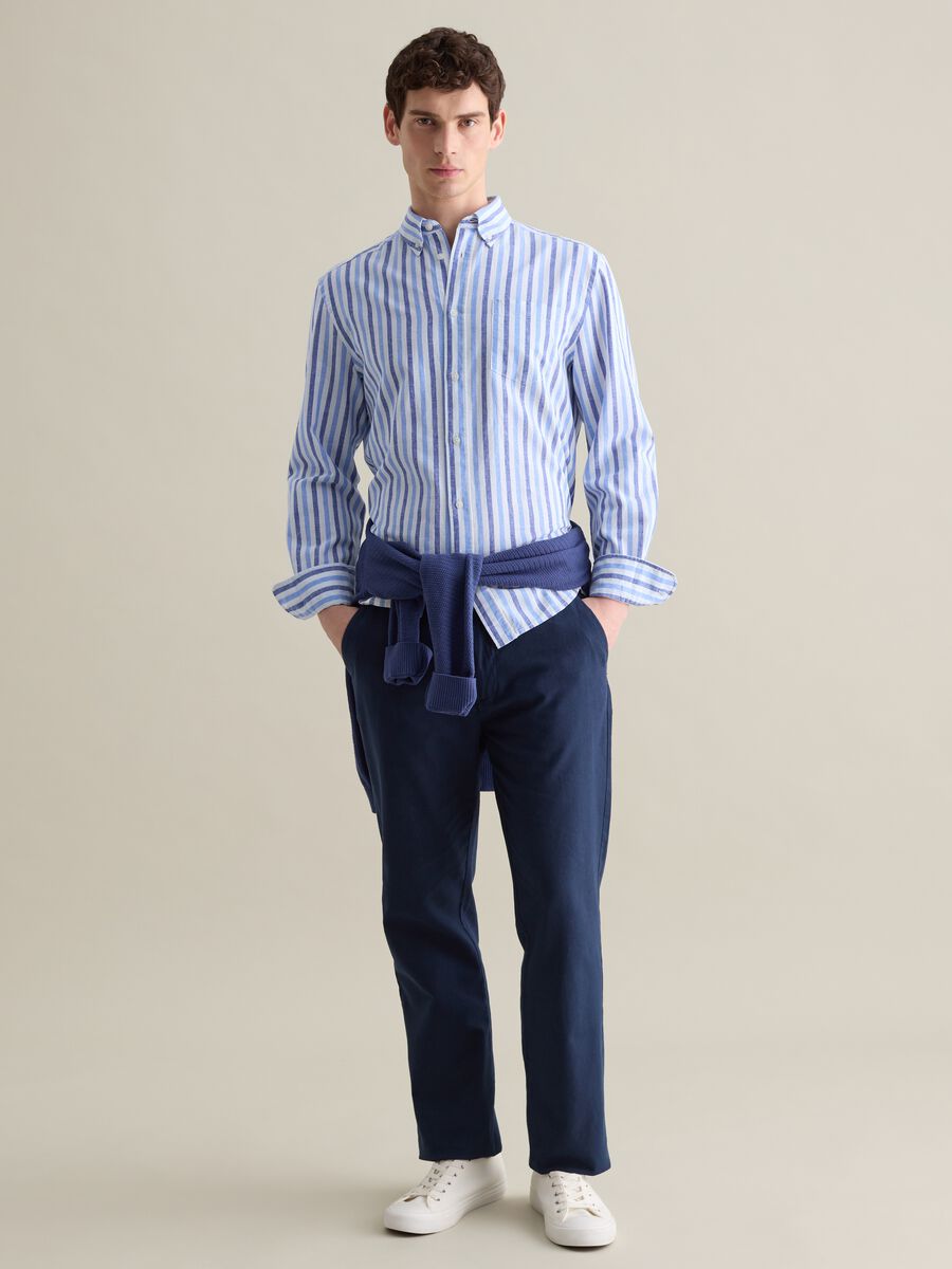 Blue chino trousers in linen and cotton_0