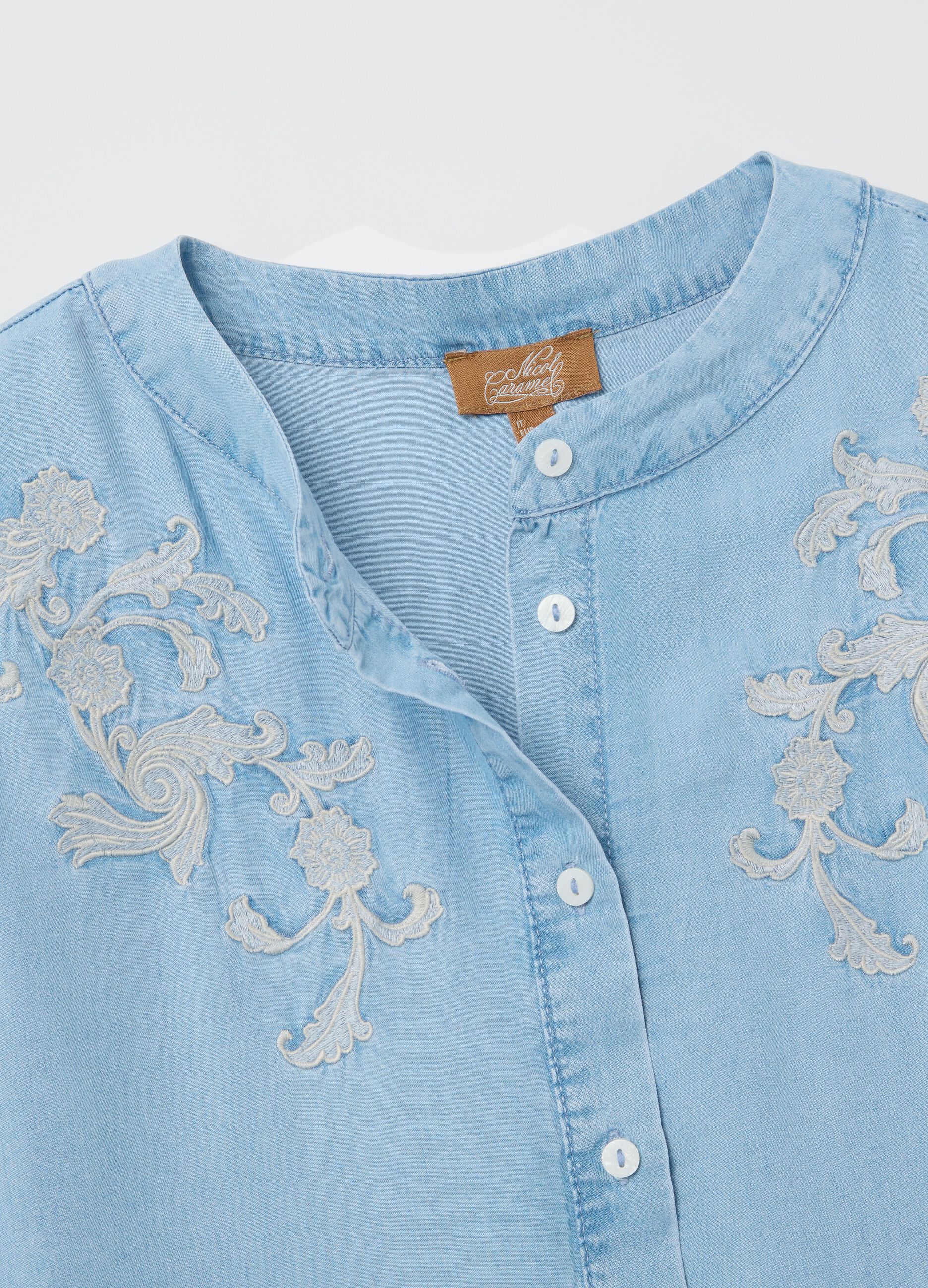 Maternity shirt in Tencel with embroidery