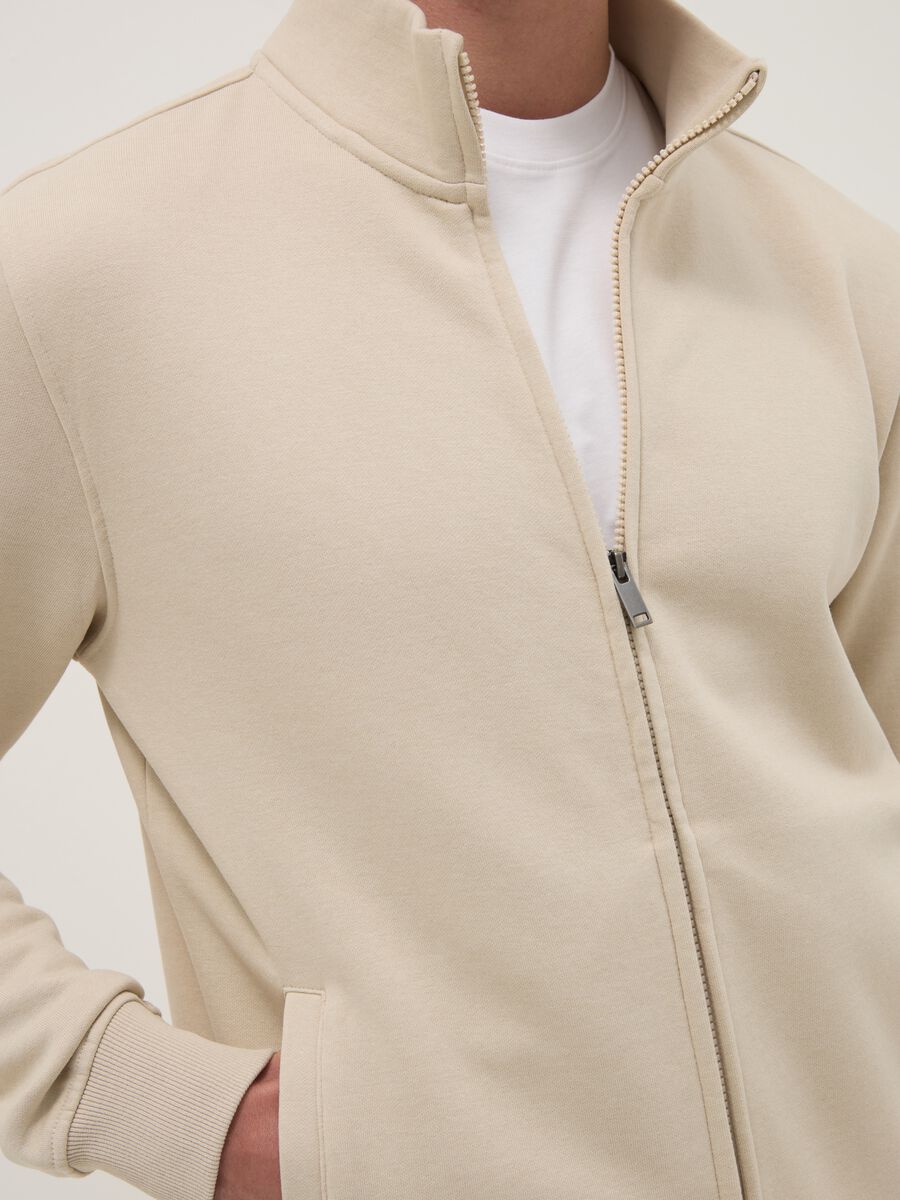 Beige cotton-blend sweatshirt in regular fit with full zip_3