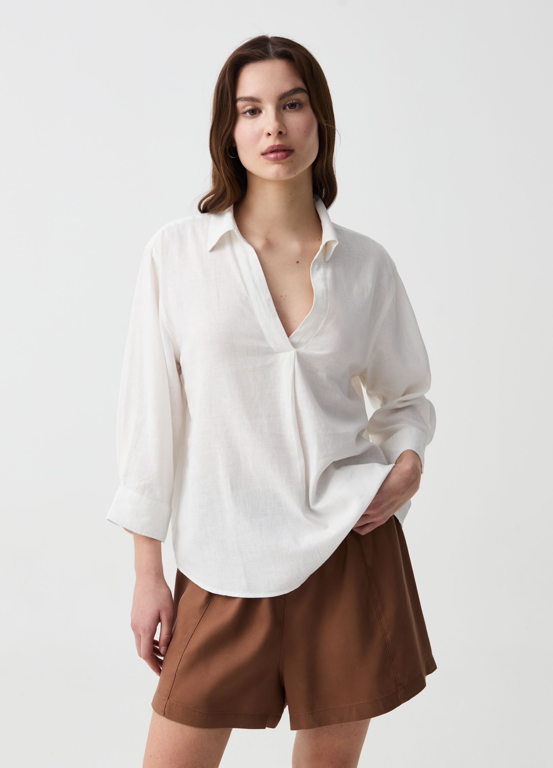 Viscose and linen blouse with polo neck