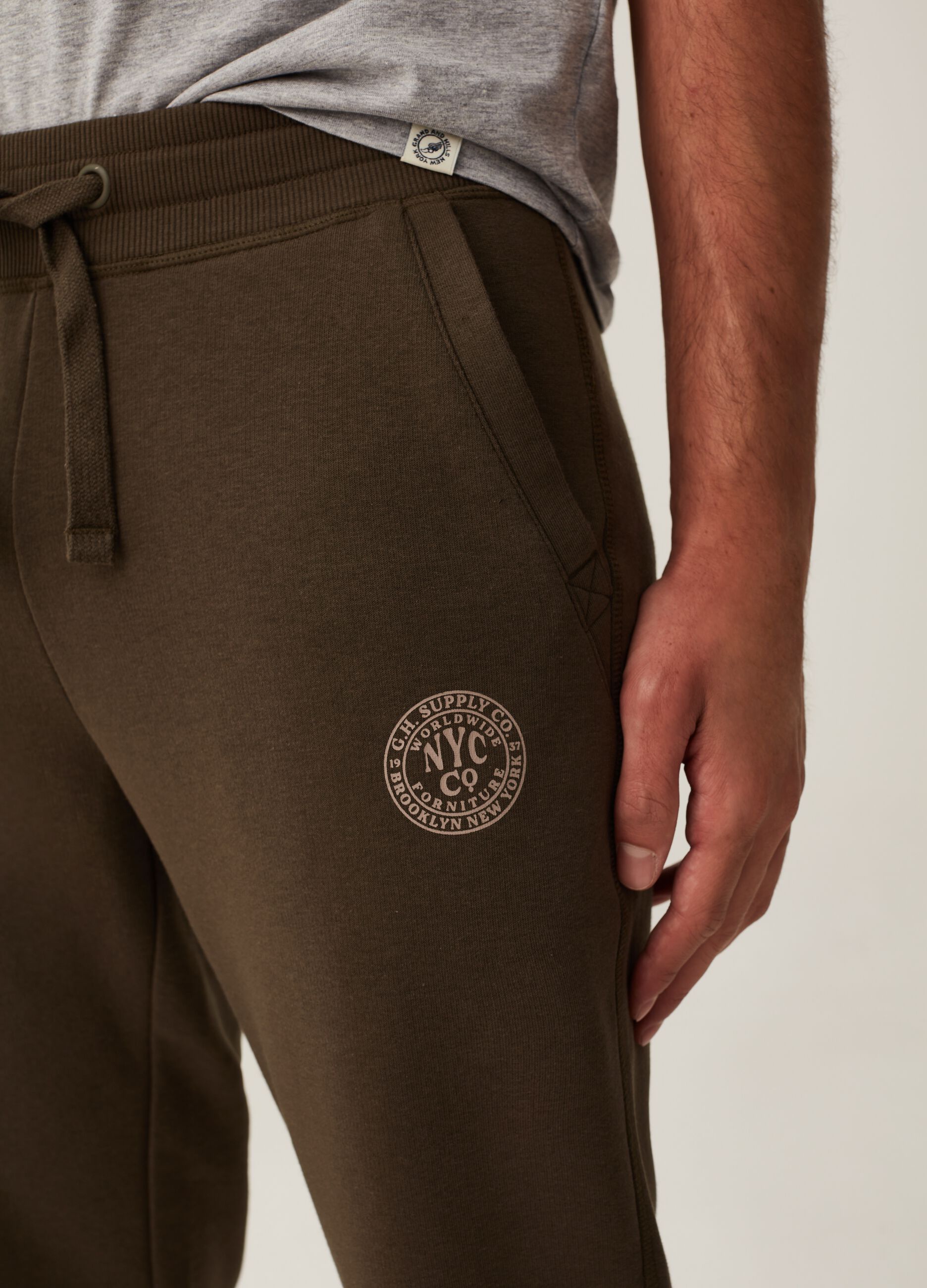 Joggers in felpa con stampa_3