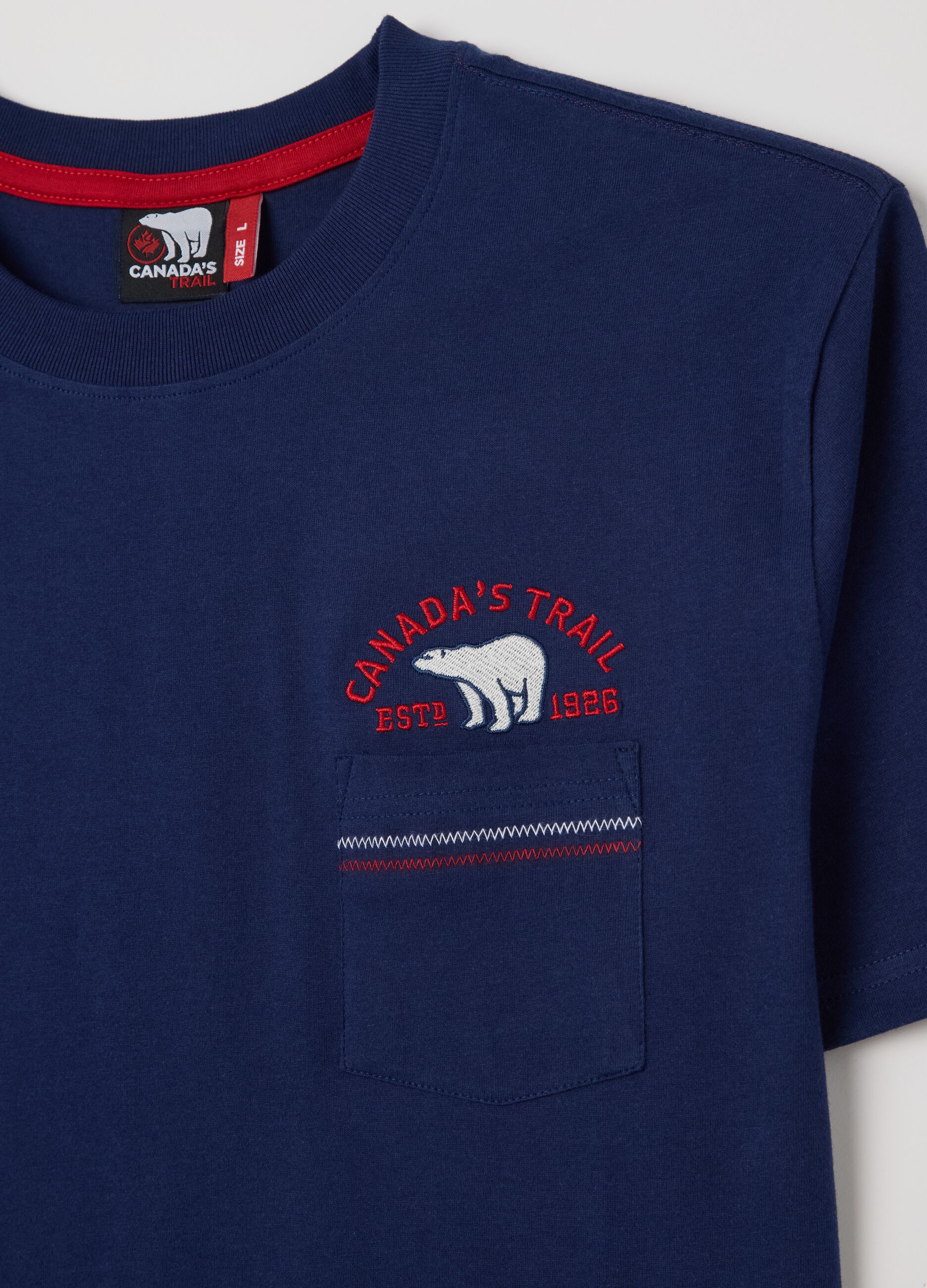 Canada's Trail blue T-shirt with pocket and embroidery