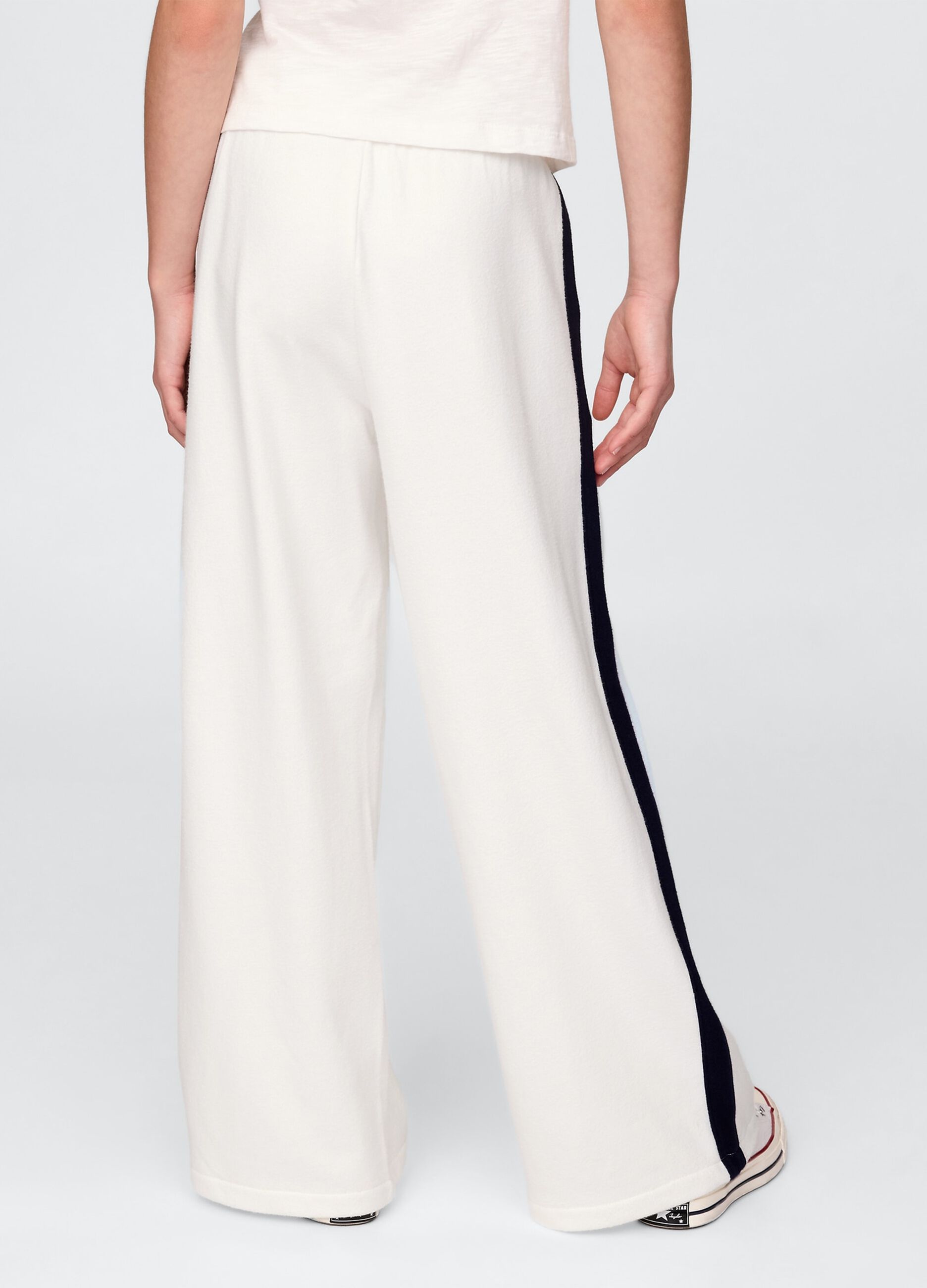 Pantaloni larghi