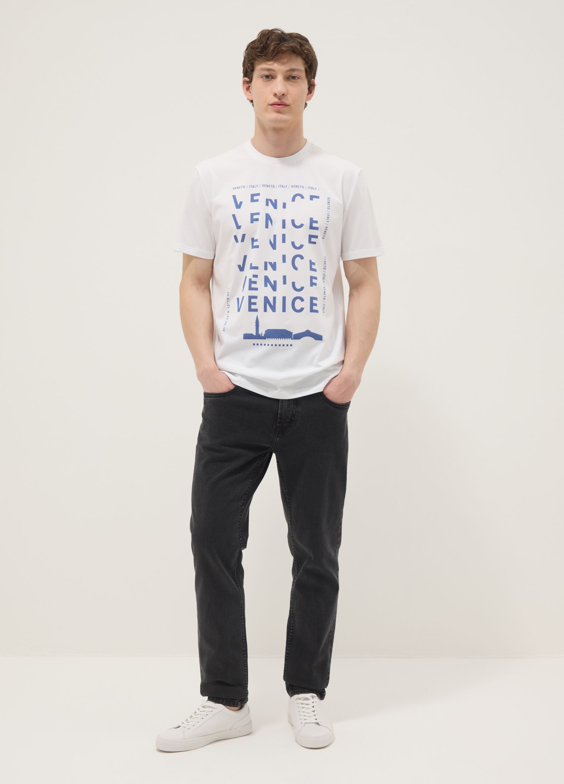 White pure cotton T-shirt with front print, regular fit