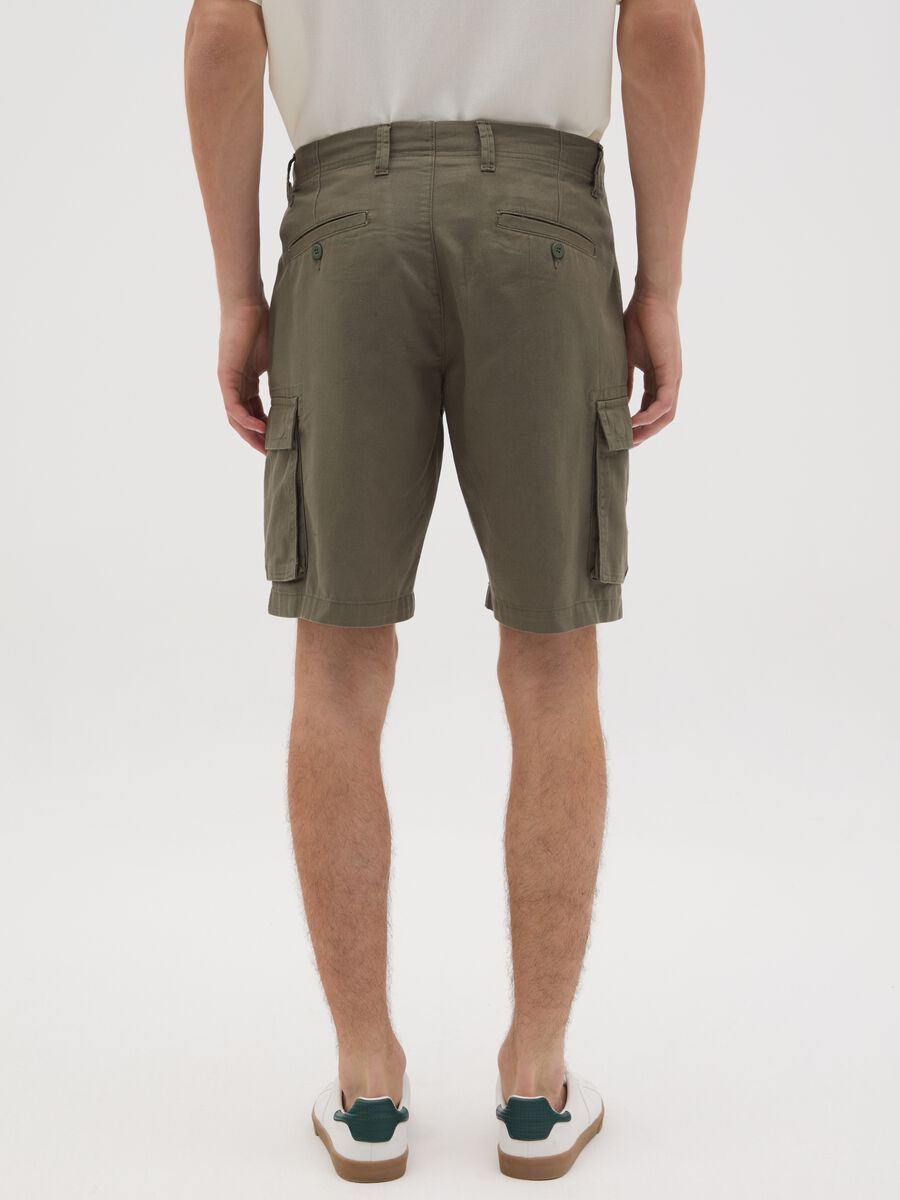 Bermuda da uomo in puro cotone verde regular fit_3