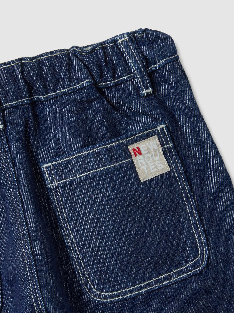 Blue pure cotton regular fit trousers for boys_3