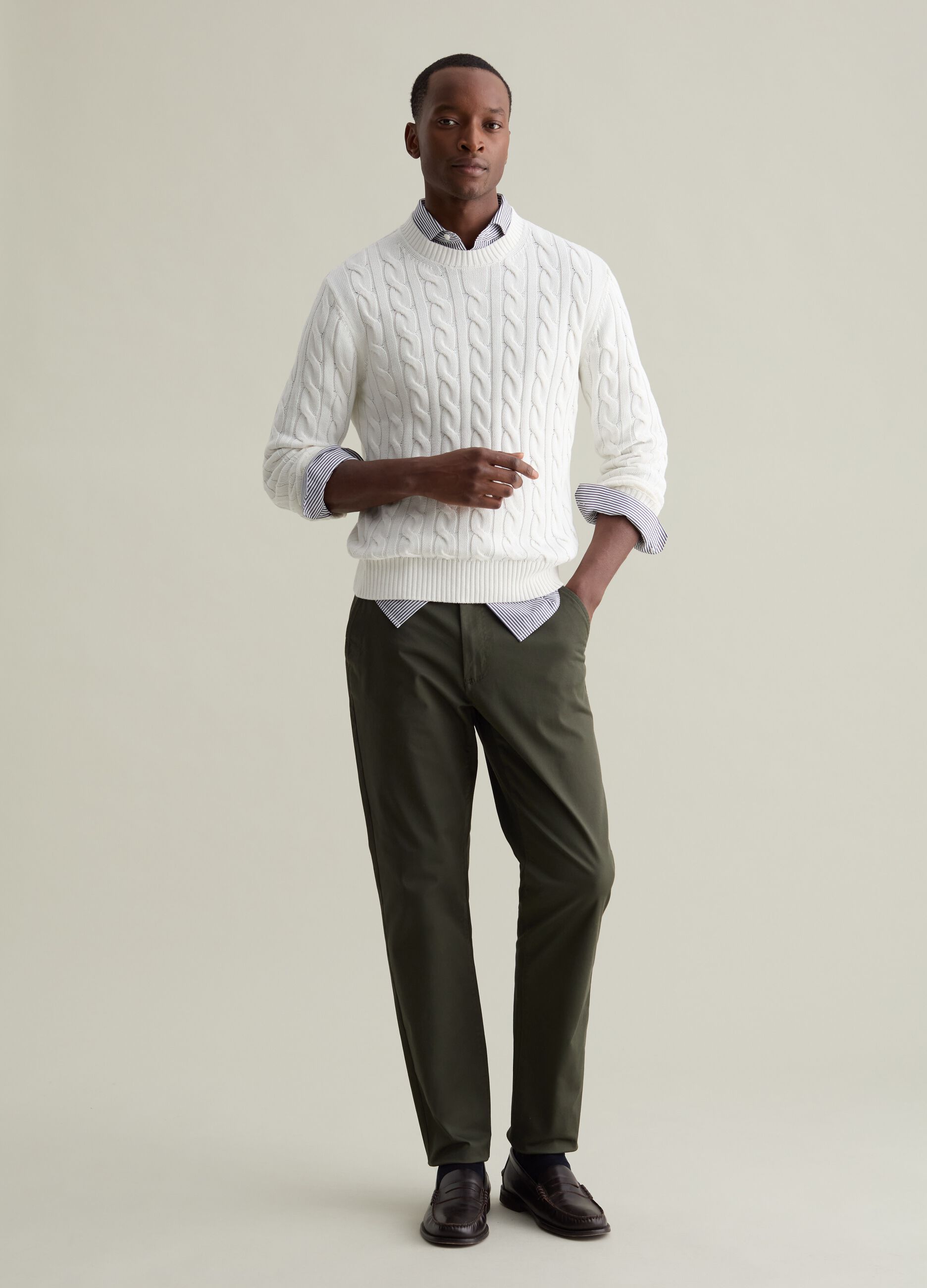 Pullover con lavorazione a treccia