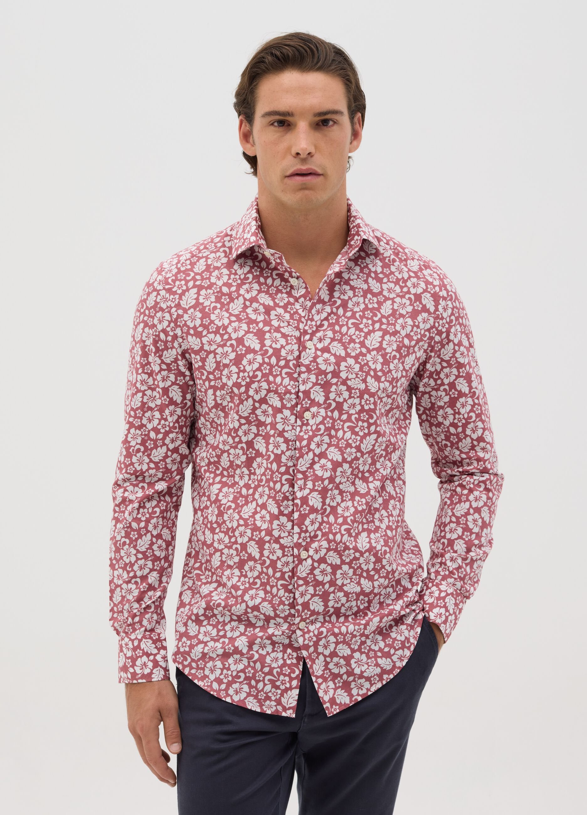 Slim-fit shirt with floral pattern in cotton