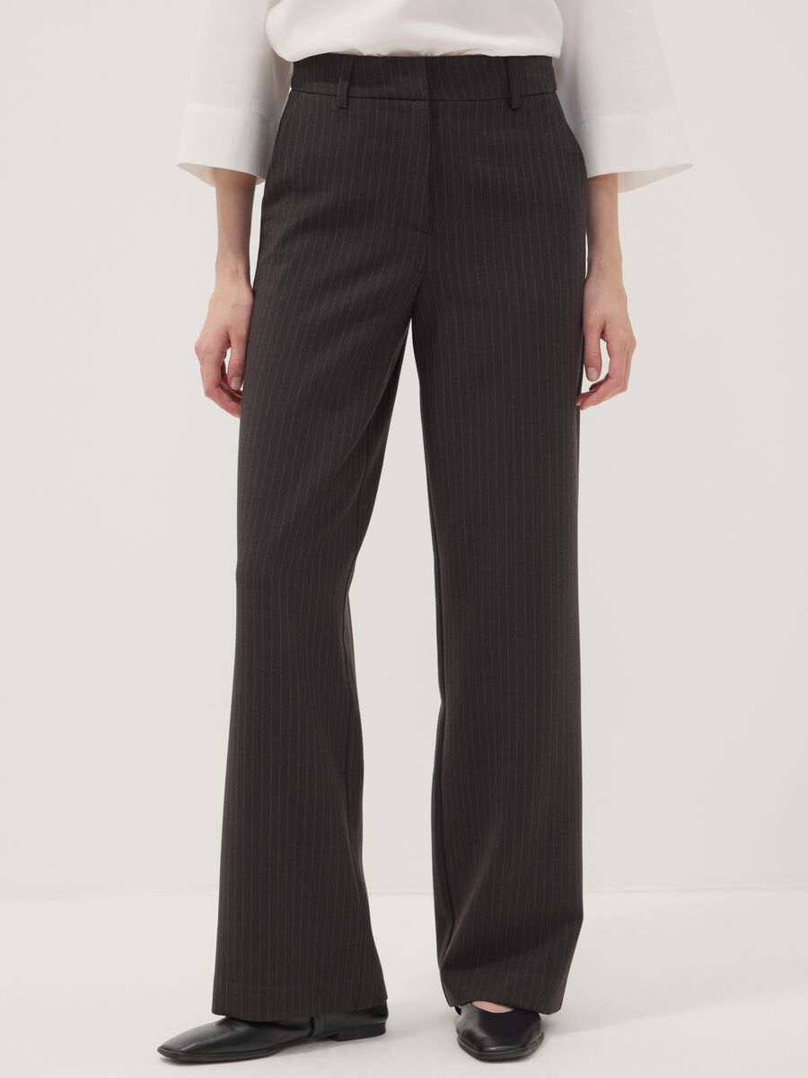 Pantaloni grigi gessati in viscosa elasticizzato a gamba dritta_1