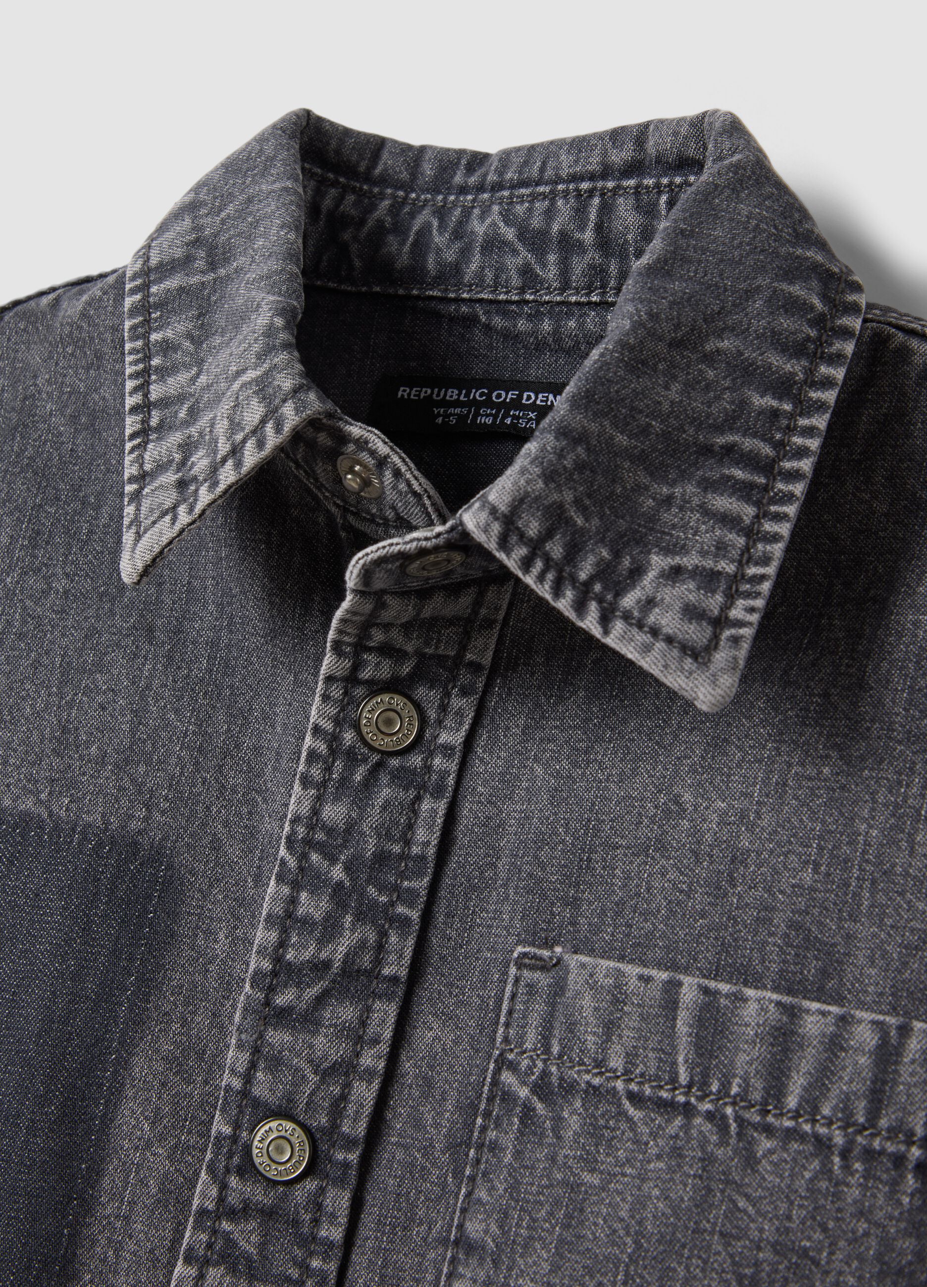Grey pure cotton short-sleeve shirt with patch details for boys