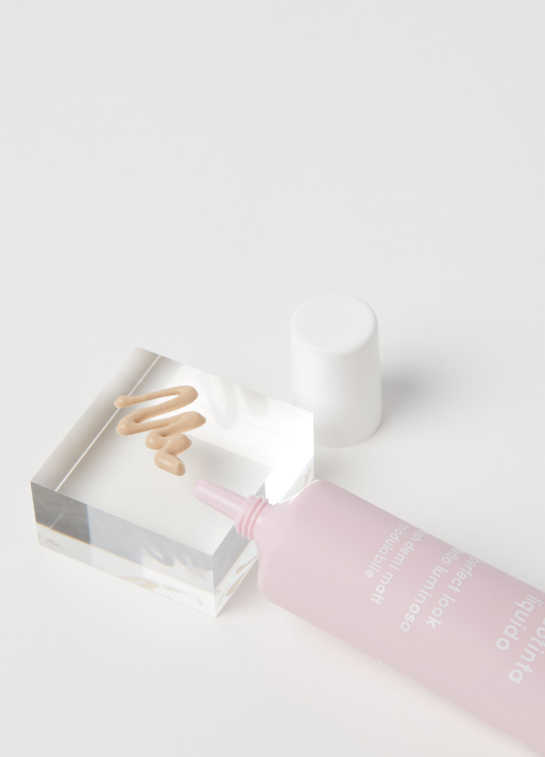 Perfect Look foundation 01 Ivory