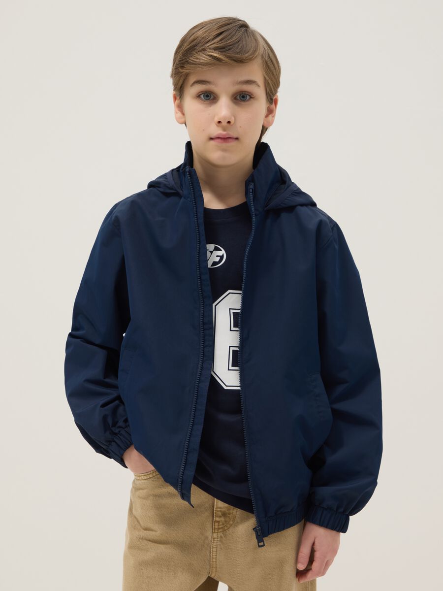 Giacca blu con cappuccio da ragazzo regular fit_0
