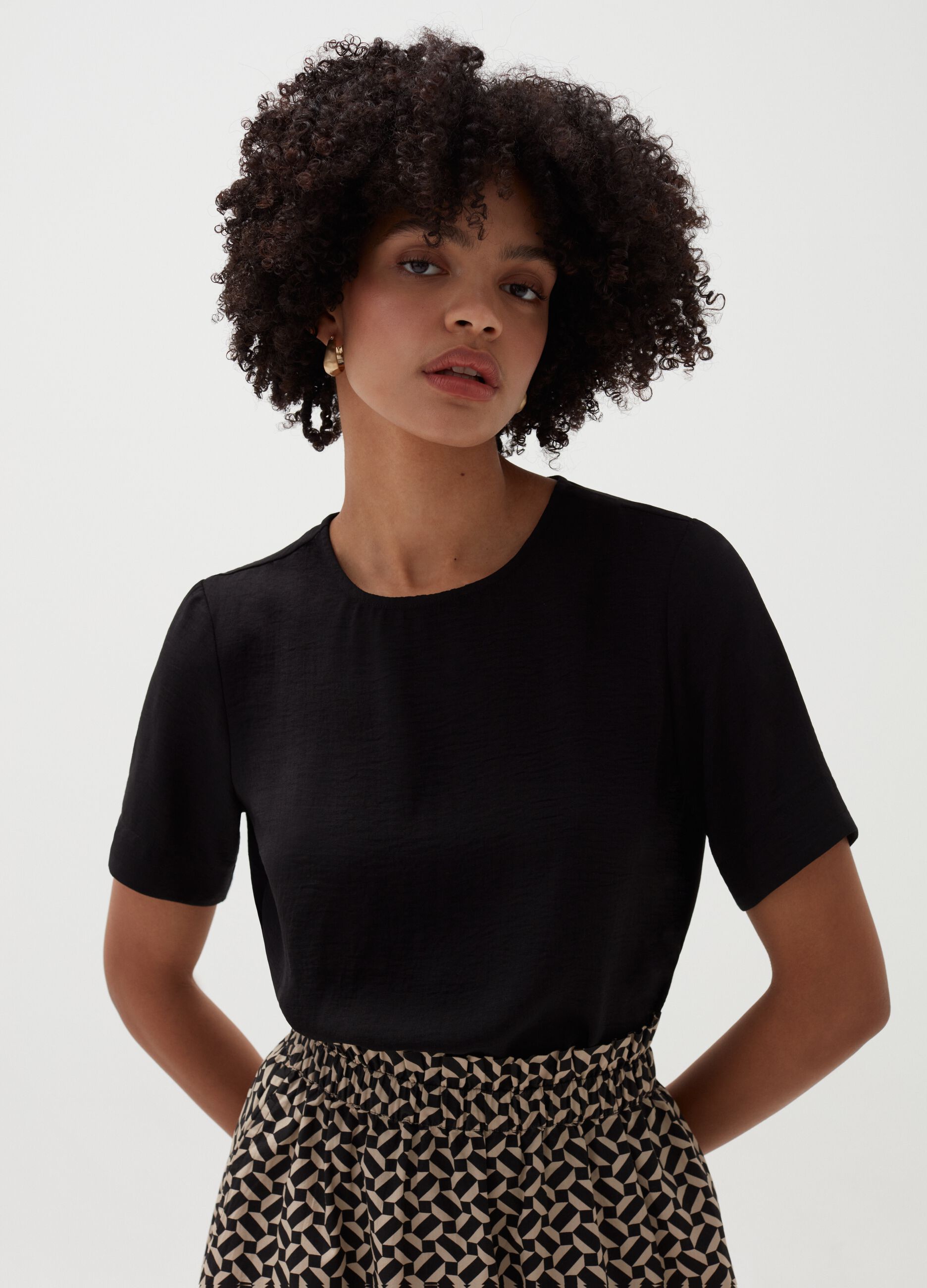 Blouse with round neck in crêpe