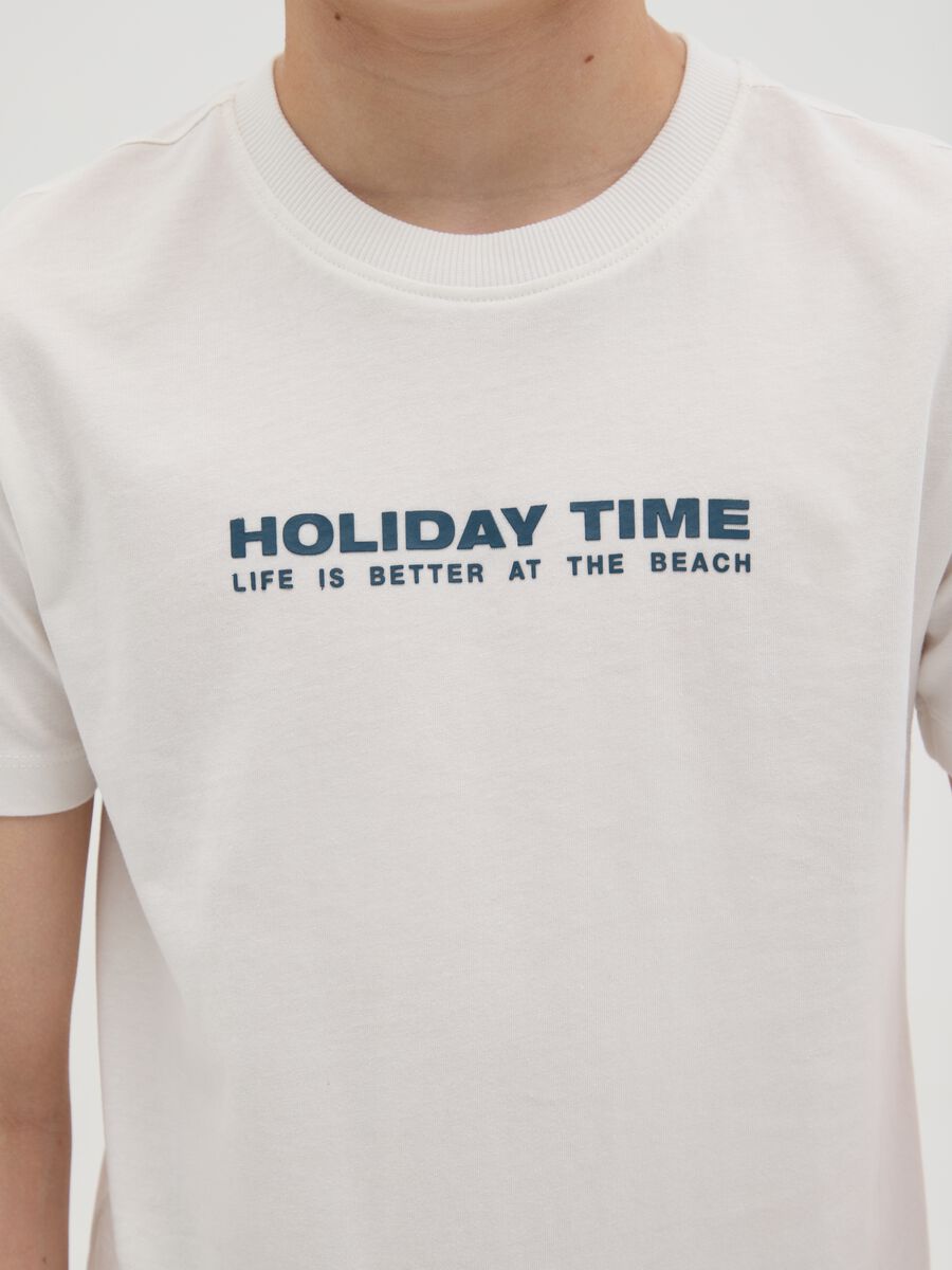 White T-shirt with writing_2
