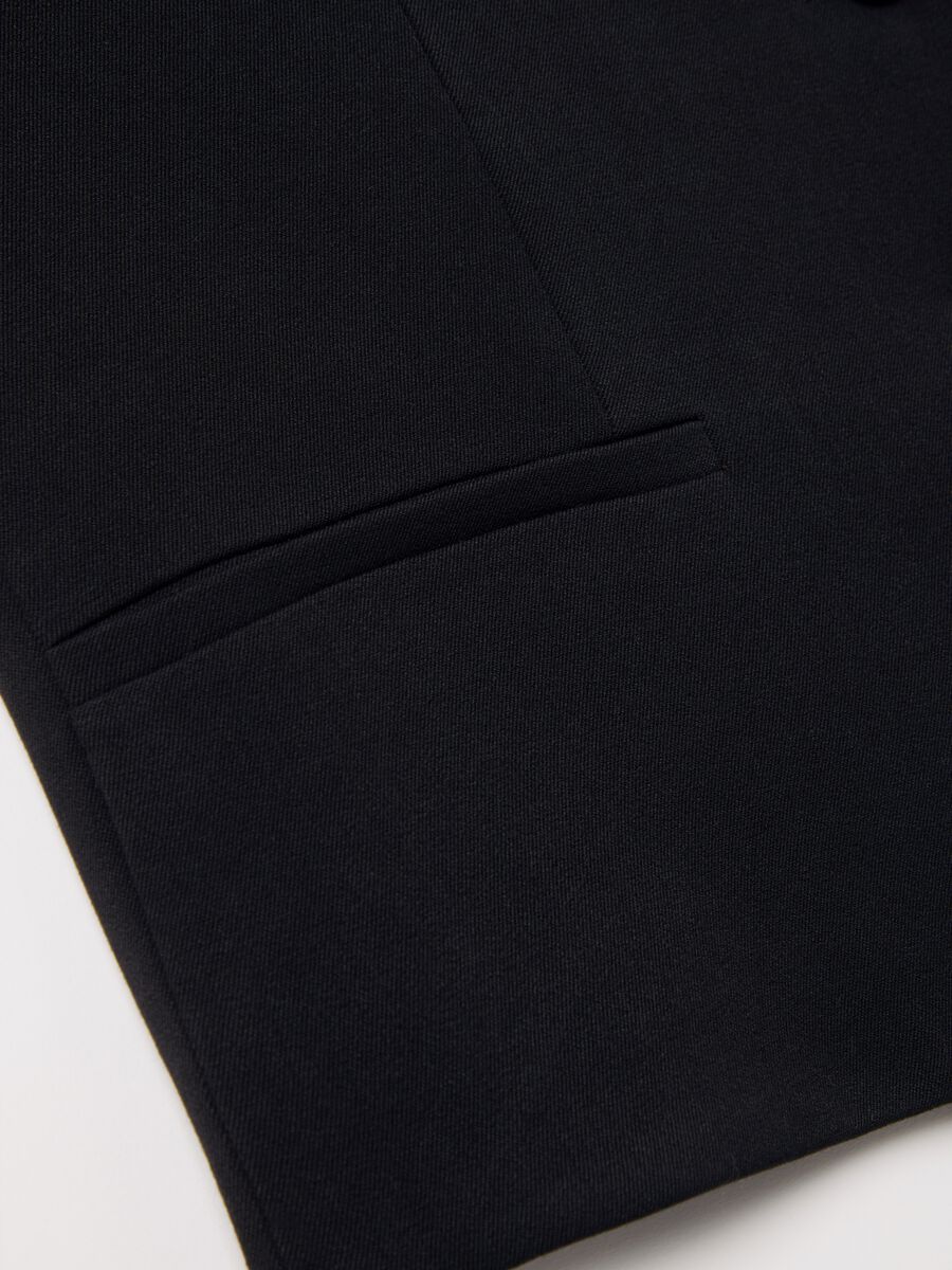 Solid colour waistcoat with buttons_5