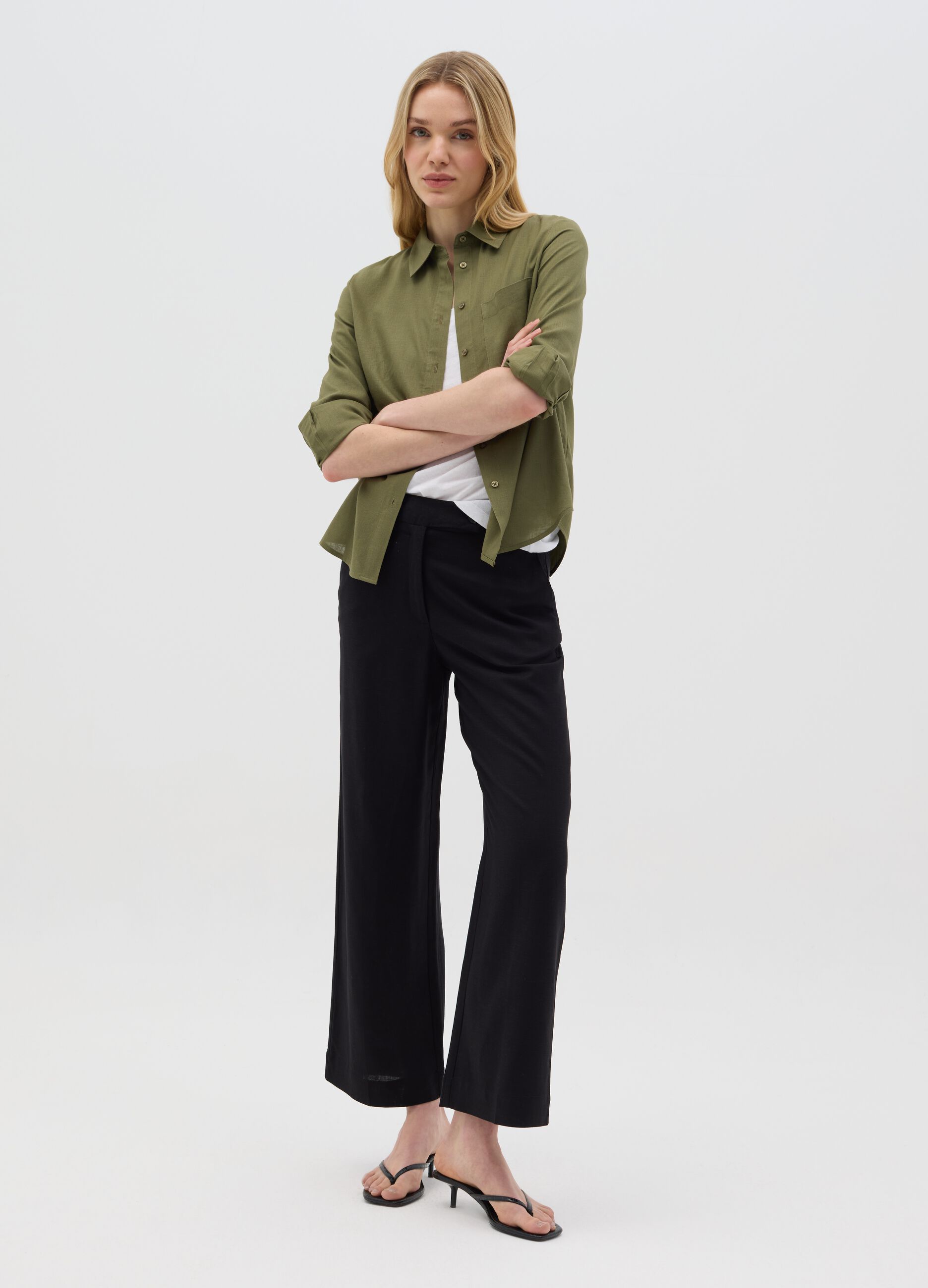 Women’s regular-fit shirt in green linen blend, without buttons