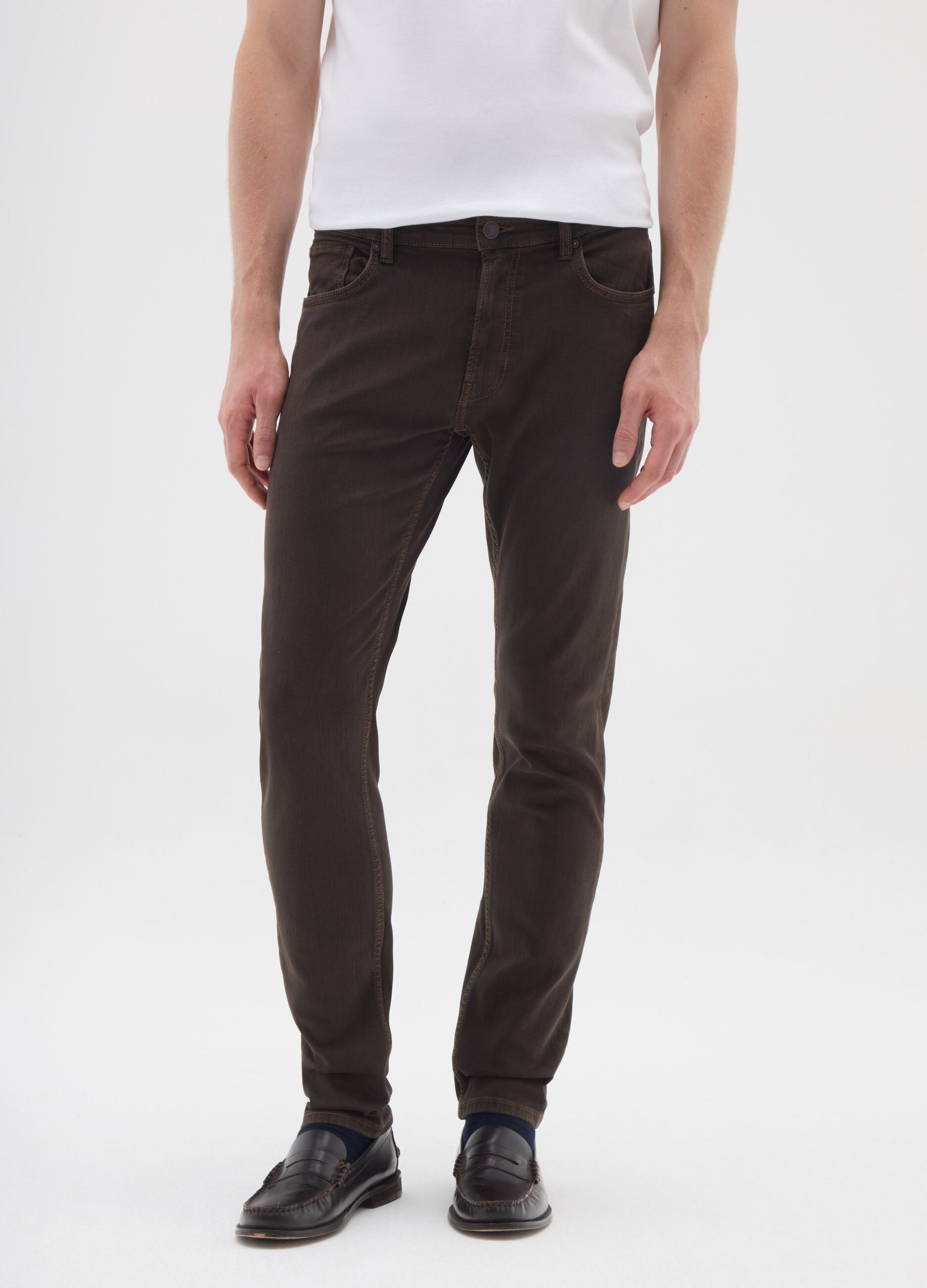 Pantaloni slim fit marroni in denim