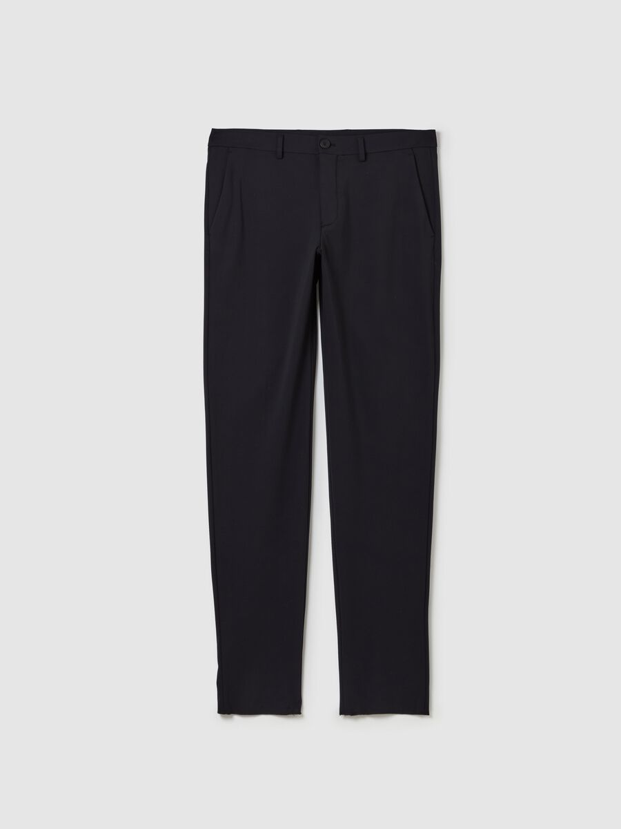 Tech chino trousers in technical fabric_4