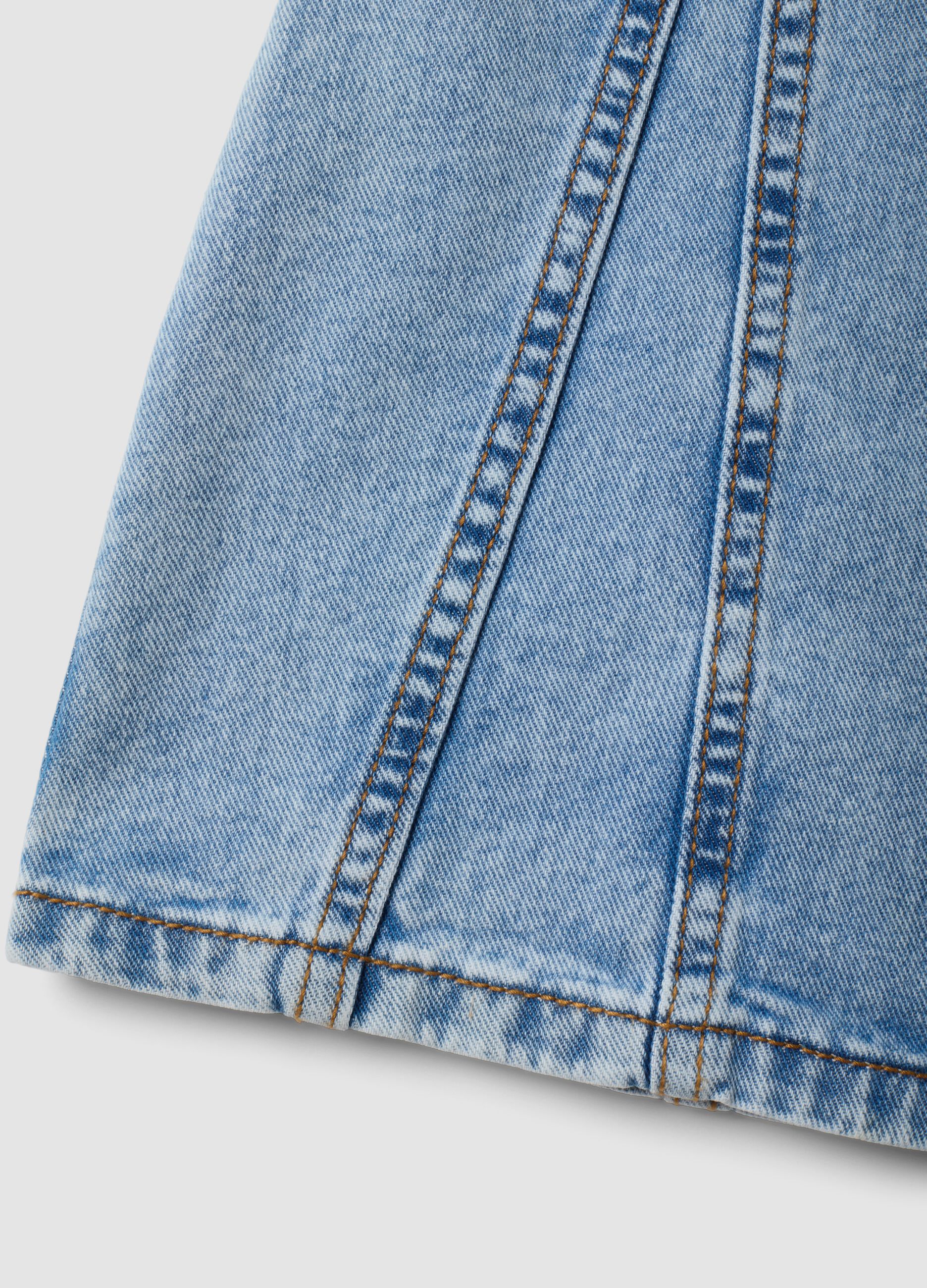 Light blue denim skirt in pure cotton with matching belt for girls