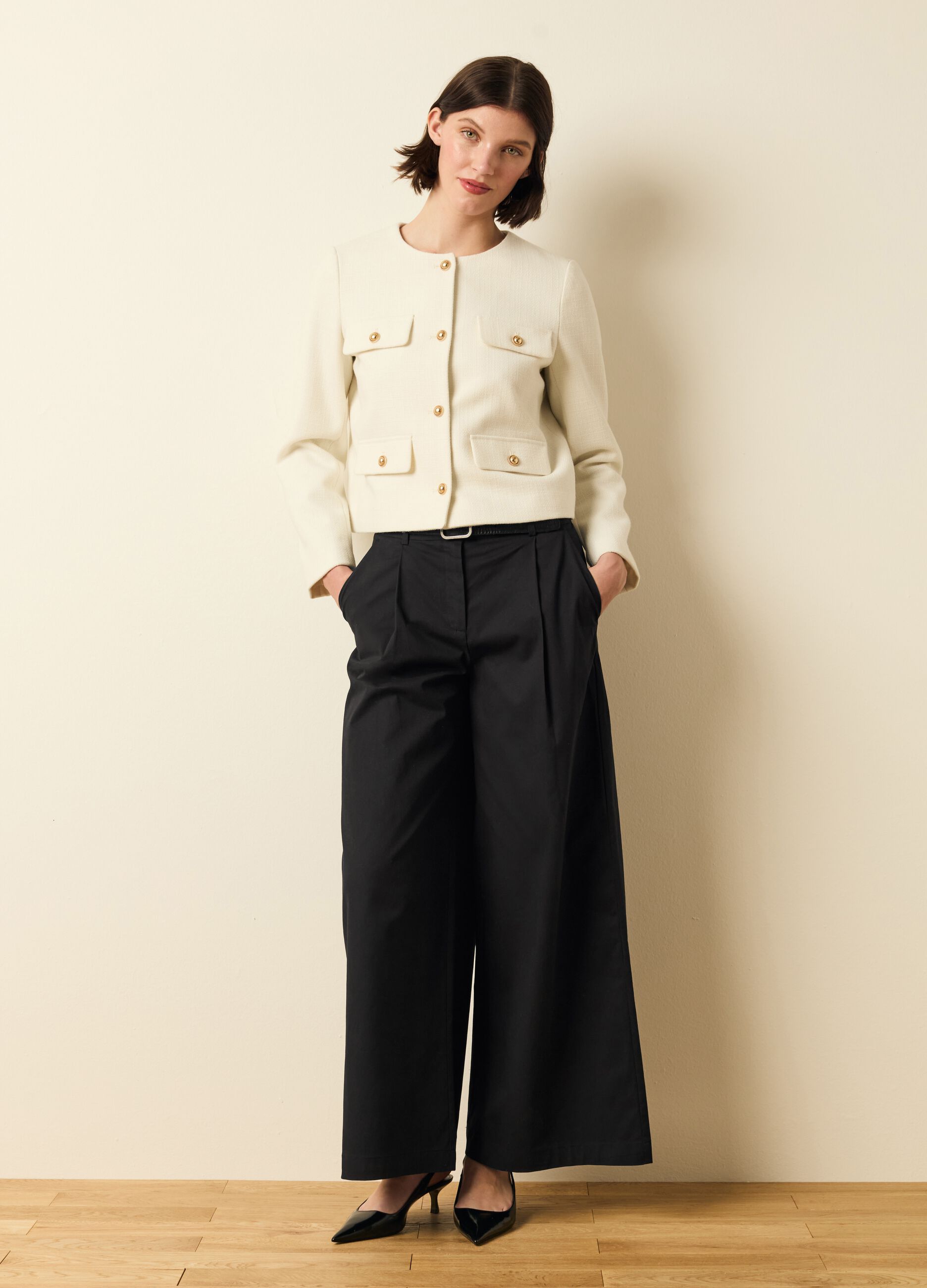 Wide-leg trousers with darts
