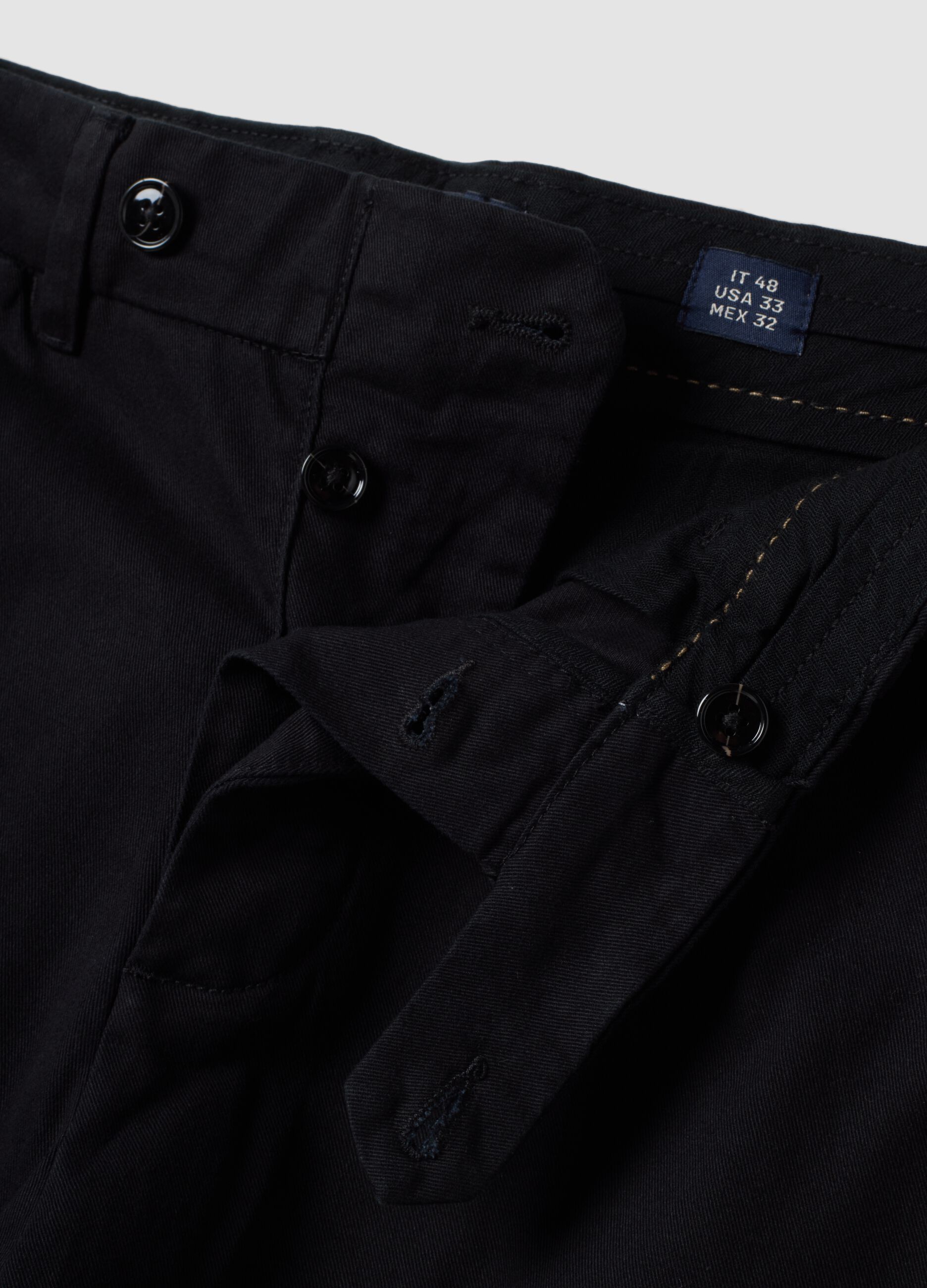 Pantaloni chino neri in puro cotone regular fit