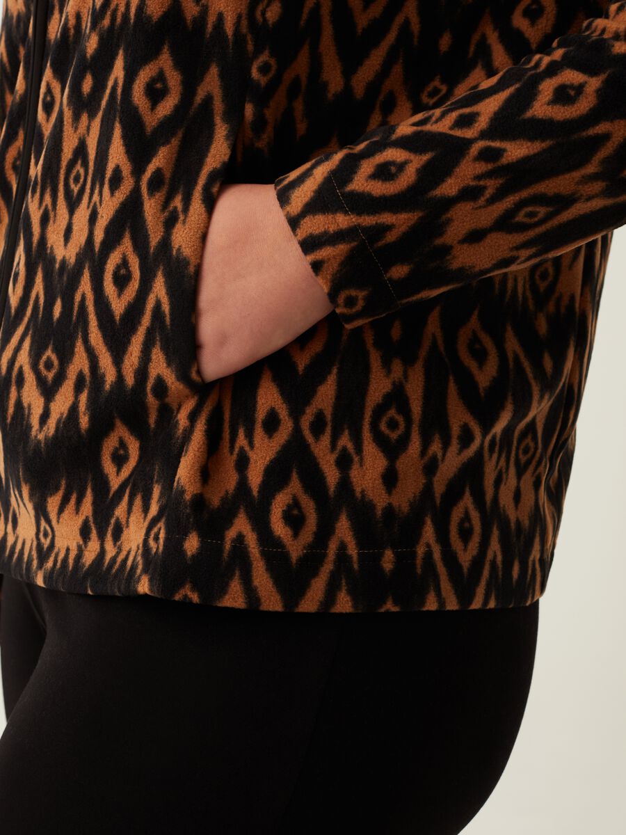 Full-zip in pile fantasia ikat Curvy_3