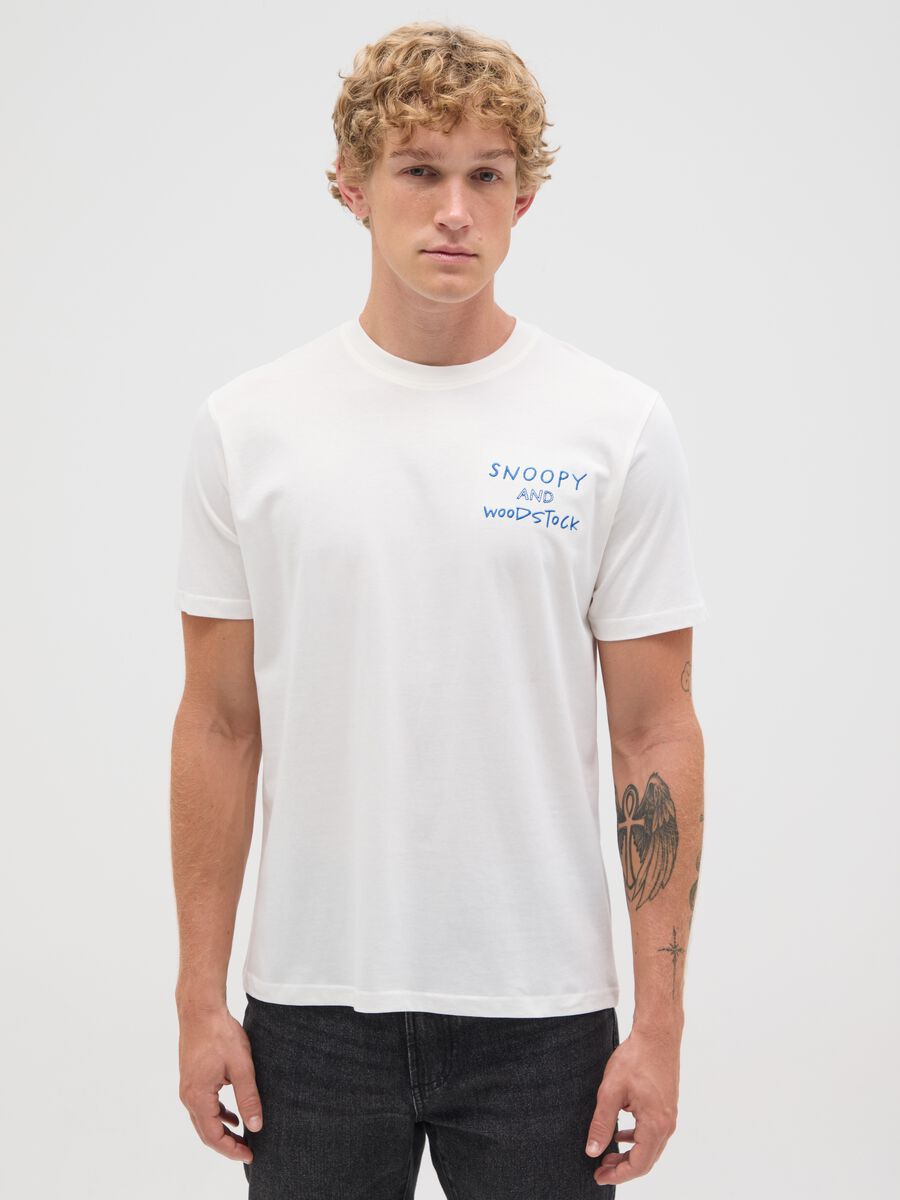Men's white pure cotton regular fit T-shirt with Snoopy print graphic_0