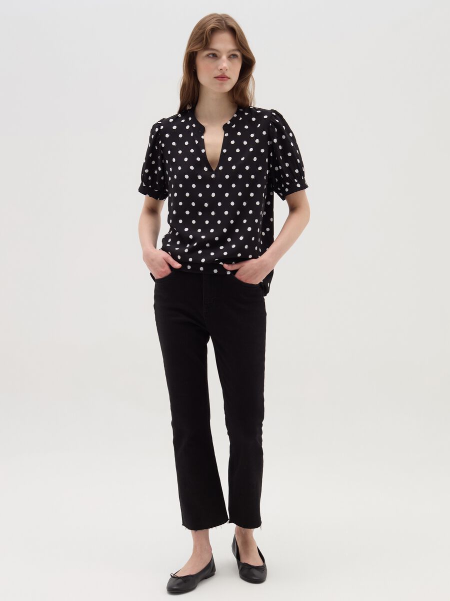 Blouse with pattern and V neck_2