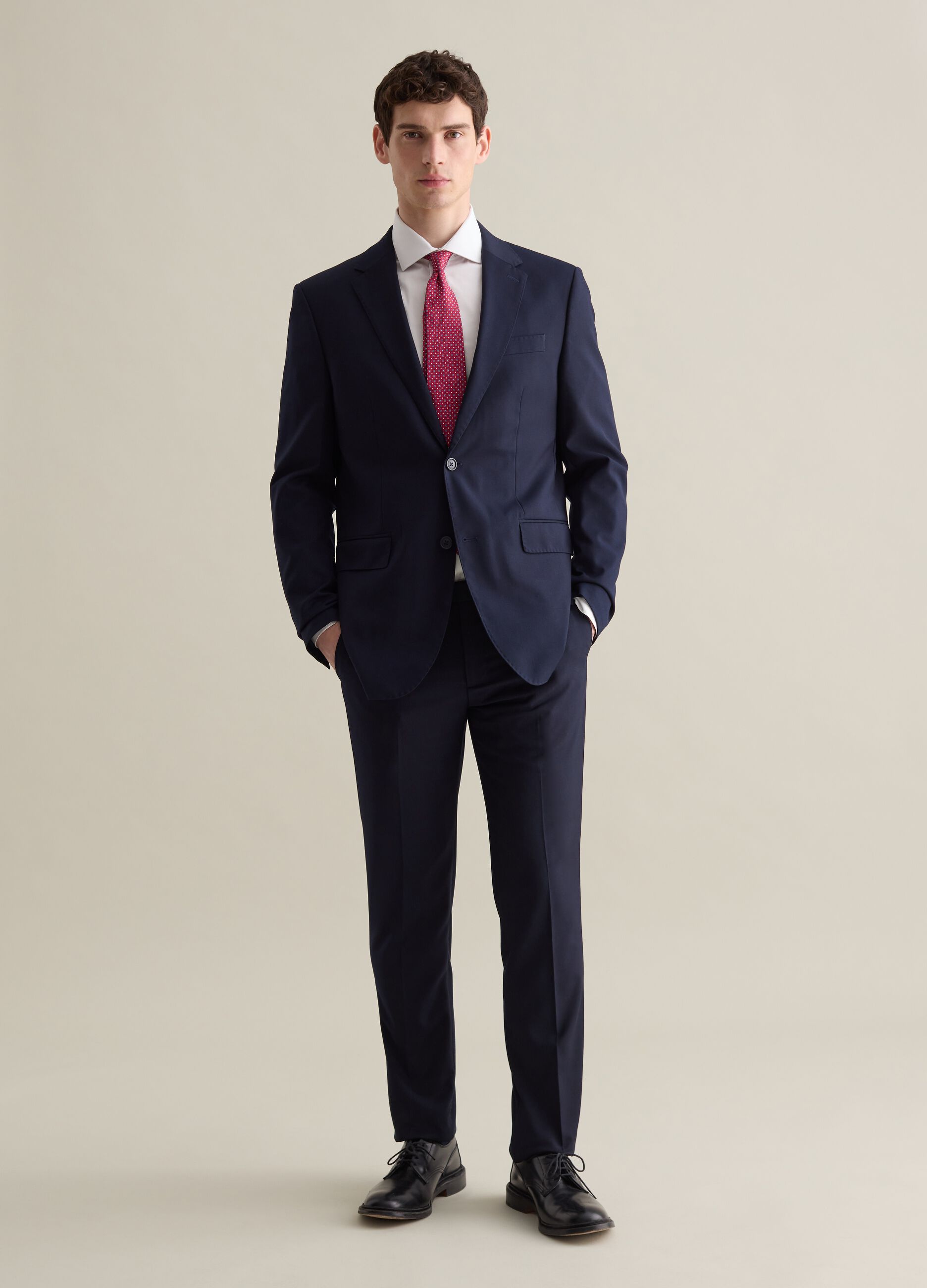 Elegant slim-fit trousers