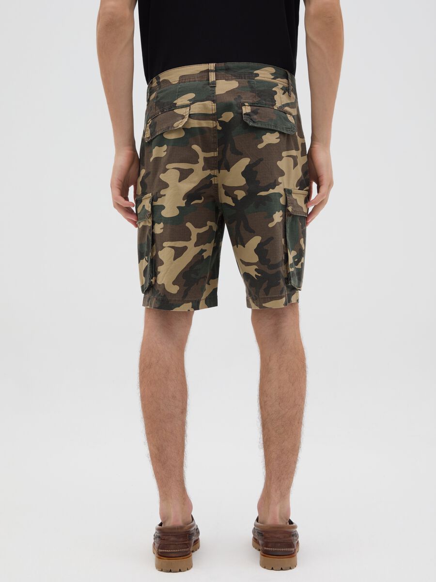 Men's multicolour regular fit cotton cargo shorts_3