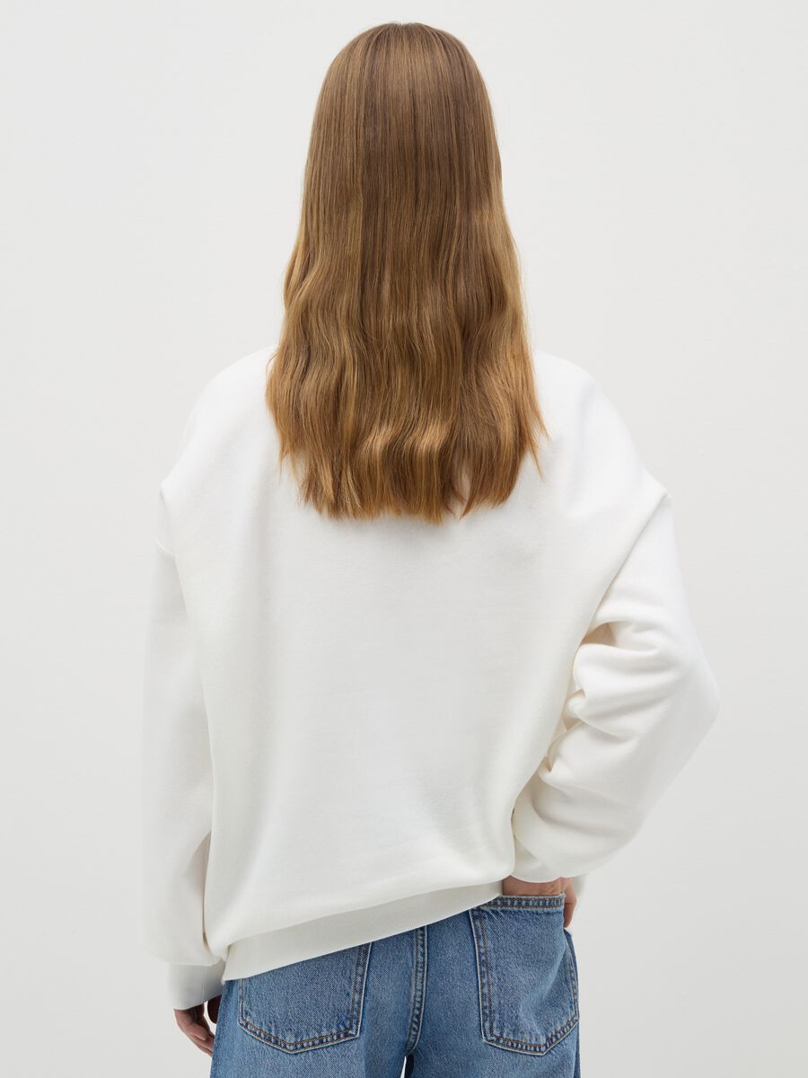 Round neck sweatshirt with print_2