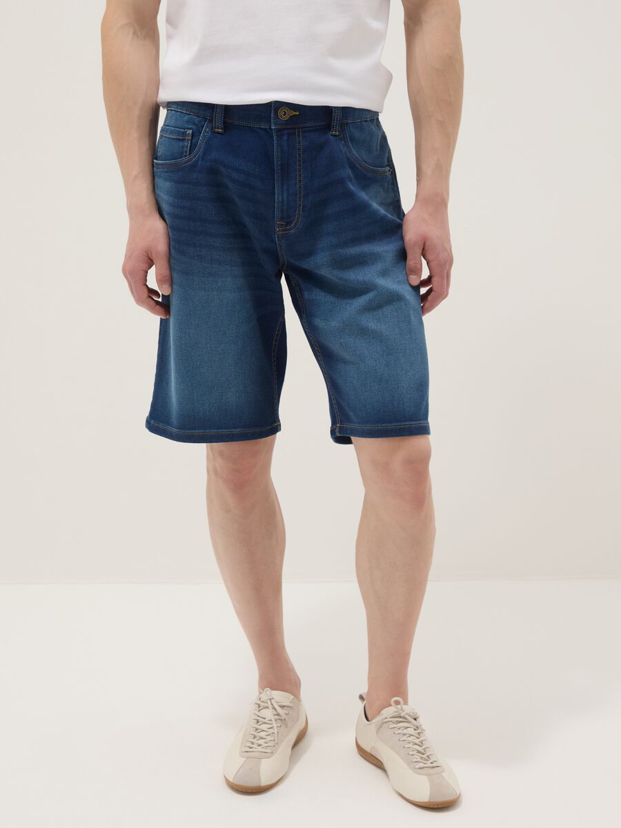 Shorts denim blu in misto cotone elasticizzato regular fit_1