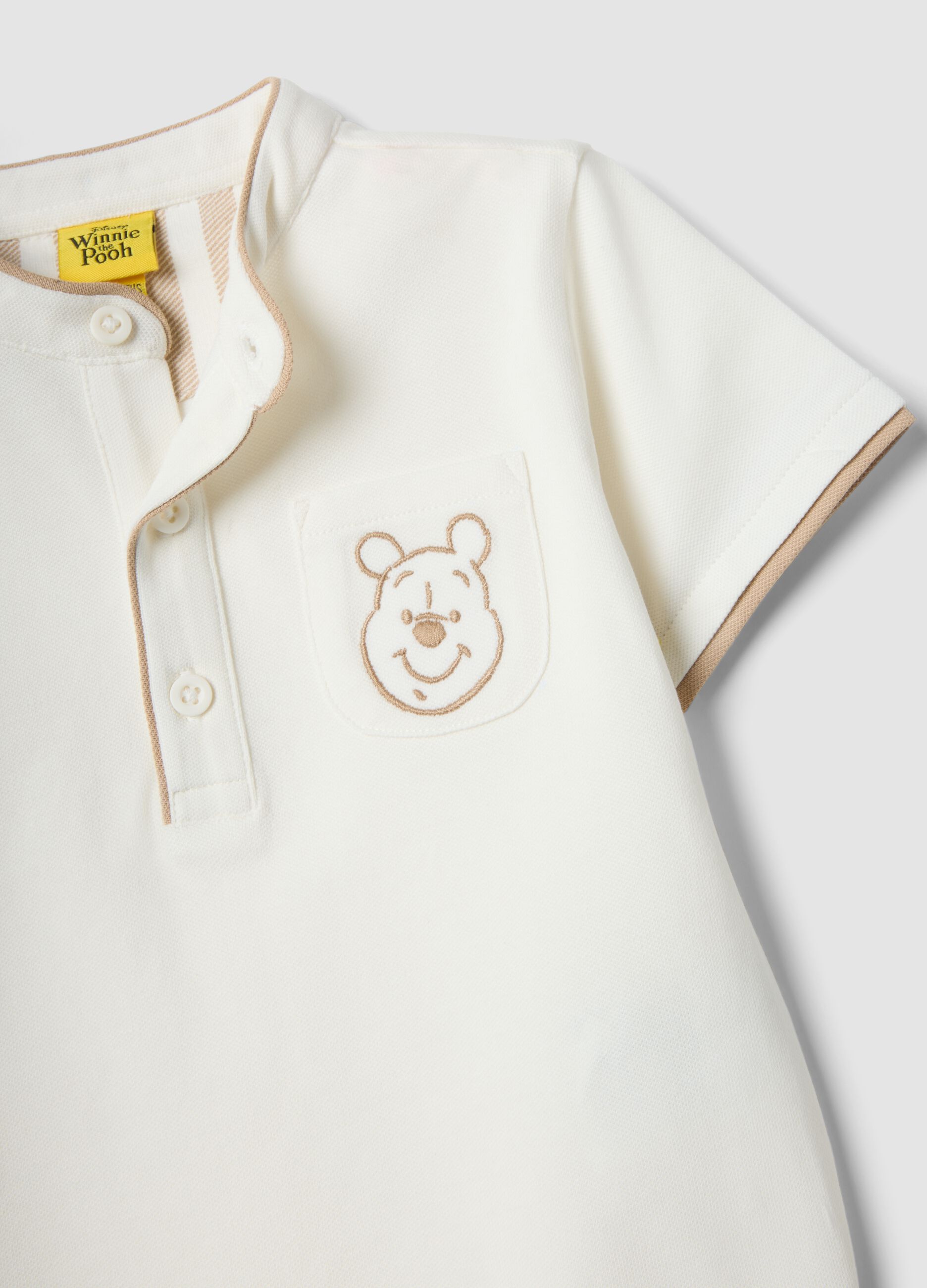 White stretch cotton set with polo shirt and shorts