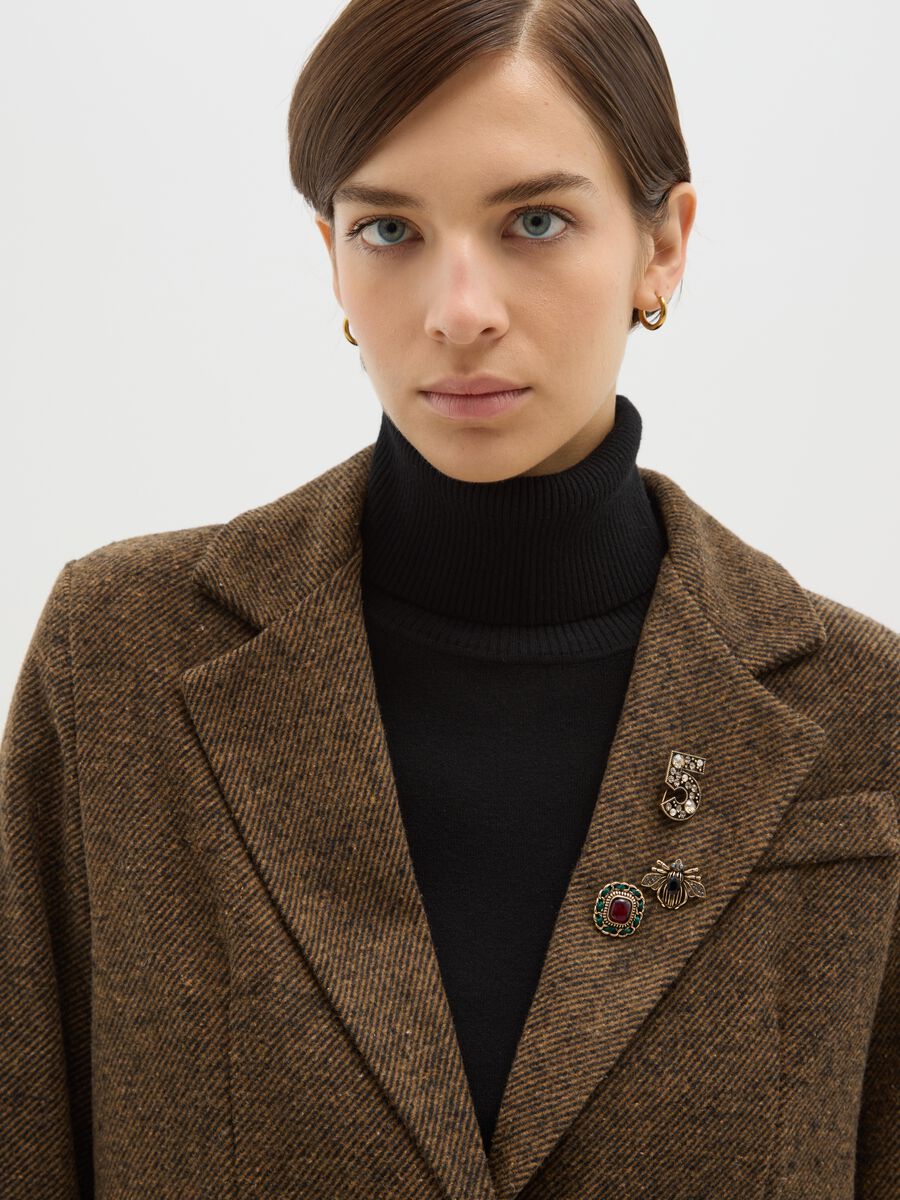 Brown regular fit jacket with decorated collar_3