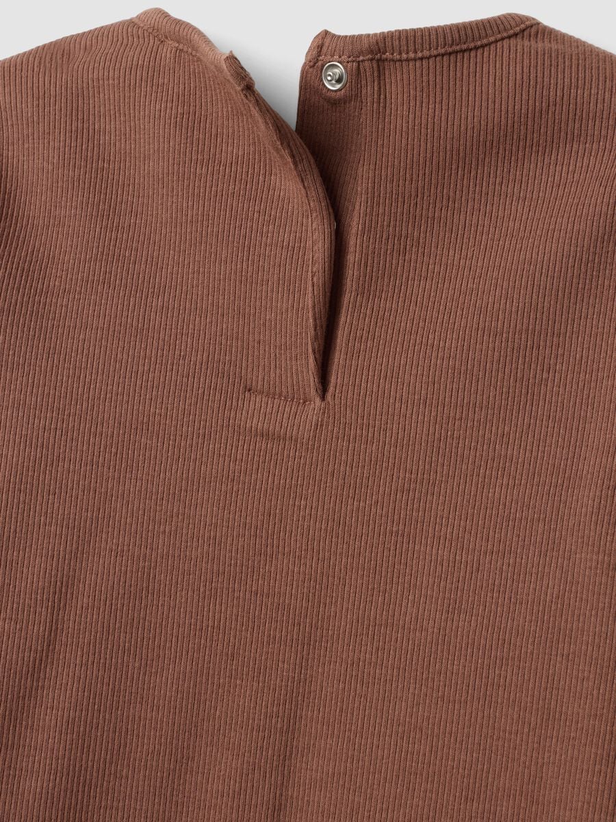Pigiama marrone in cotone organico elasticizzato per bimba_2