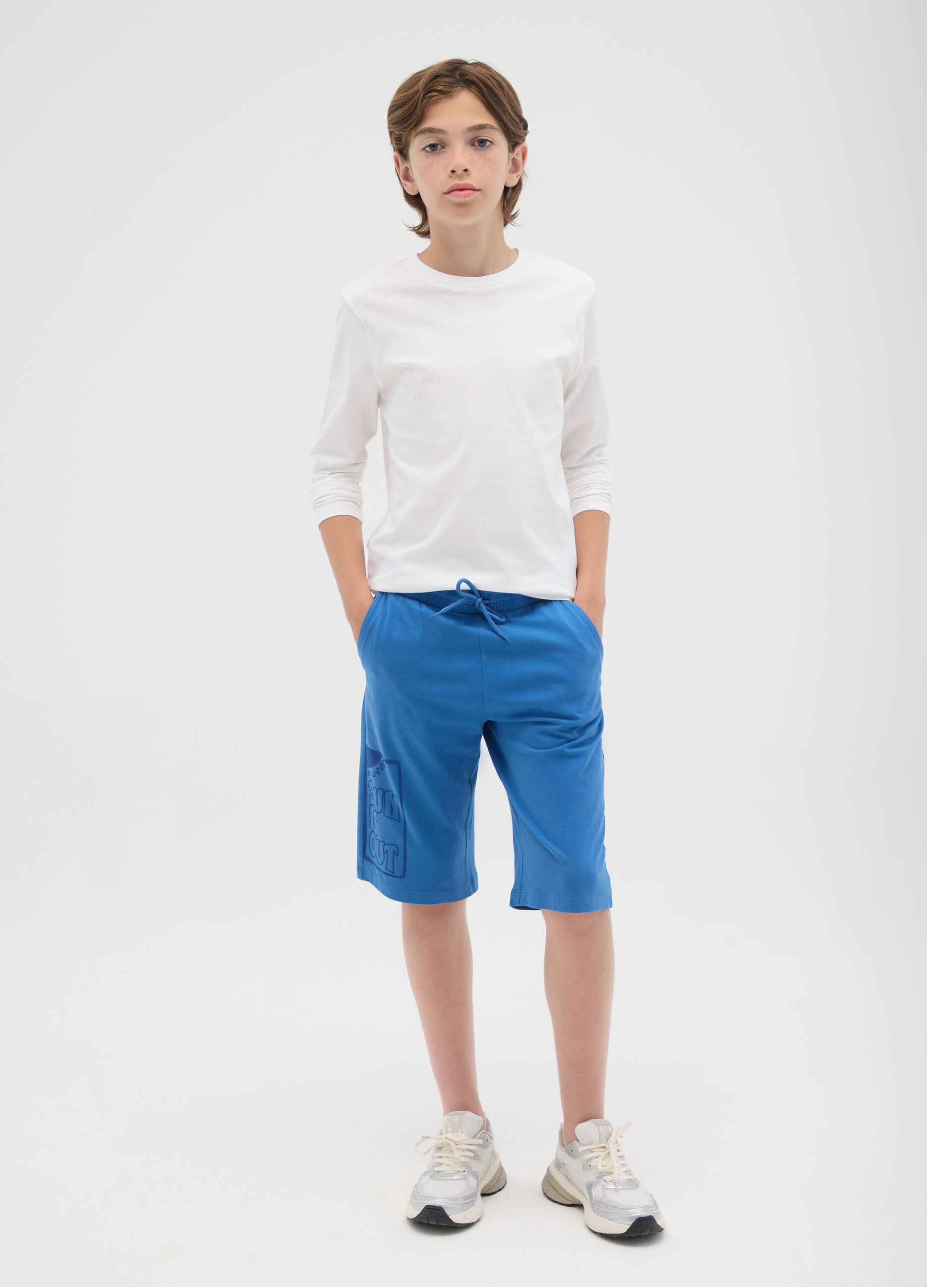 Boy's blue pure cotton regular fit bermuda shorts