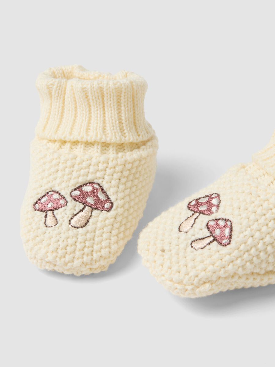 White 100% cotton baby booties with knitted cuff_1