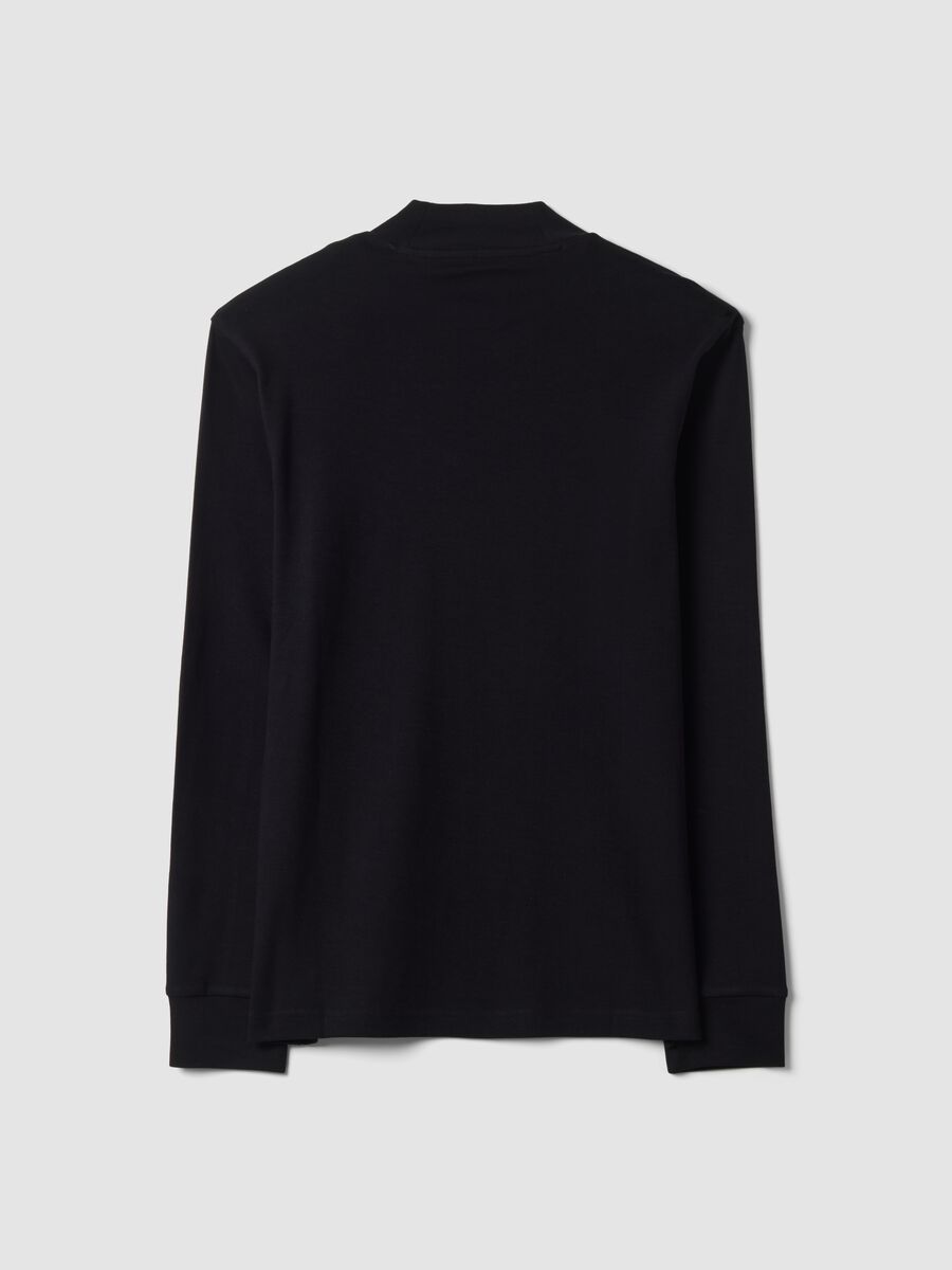 T-shirt nera in puro cotone con collo rialzato strutturato_2
