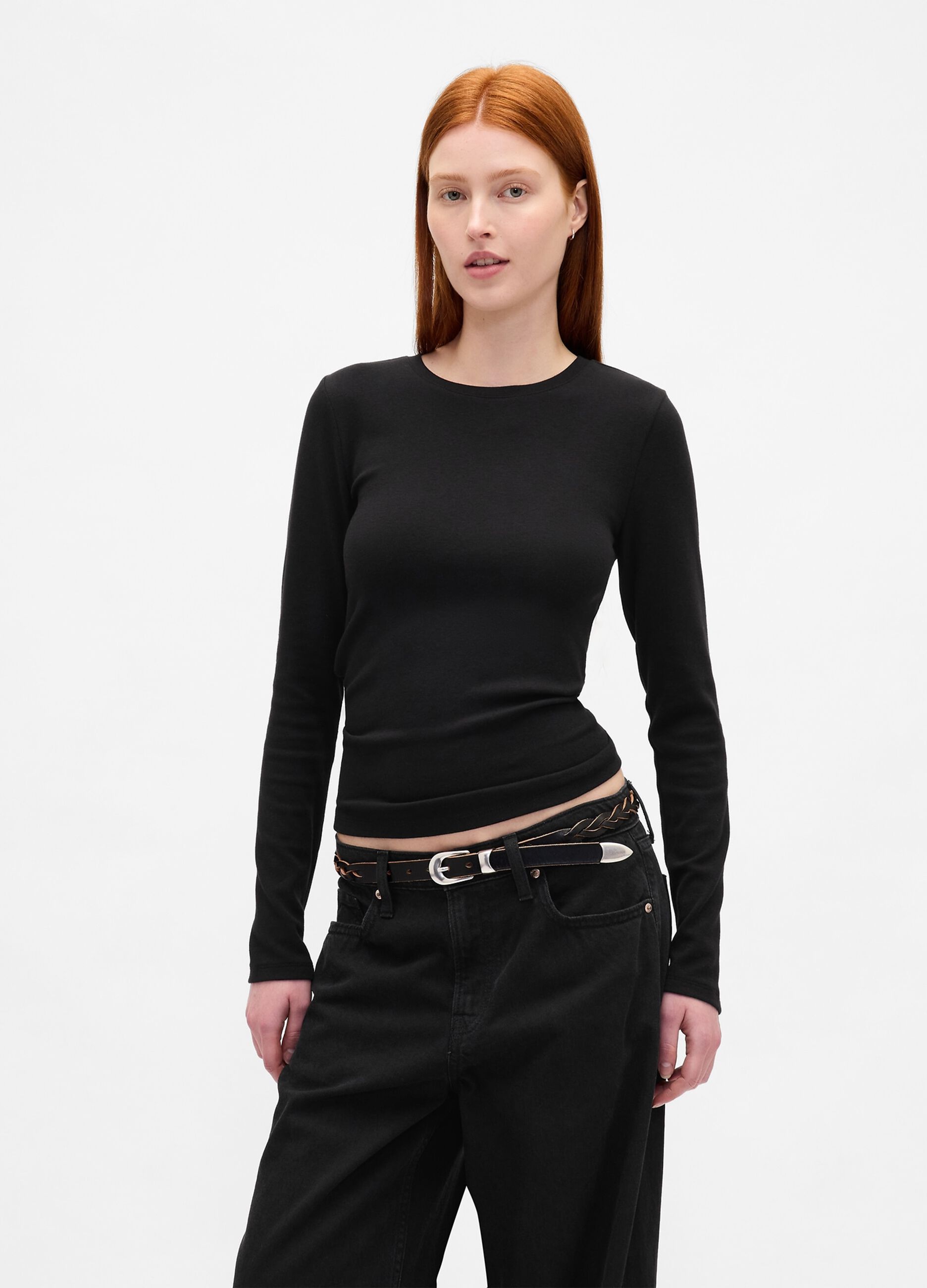Maglia nera elasticizzata a maniche lunghe