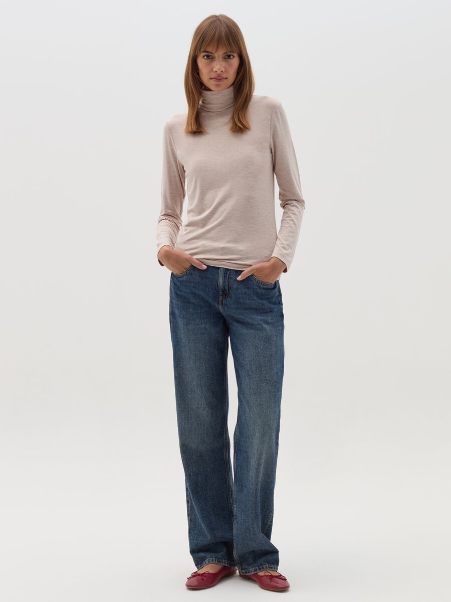 Long-sleeved T-shirt with high neck_1