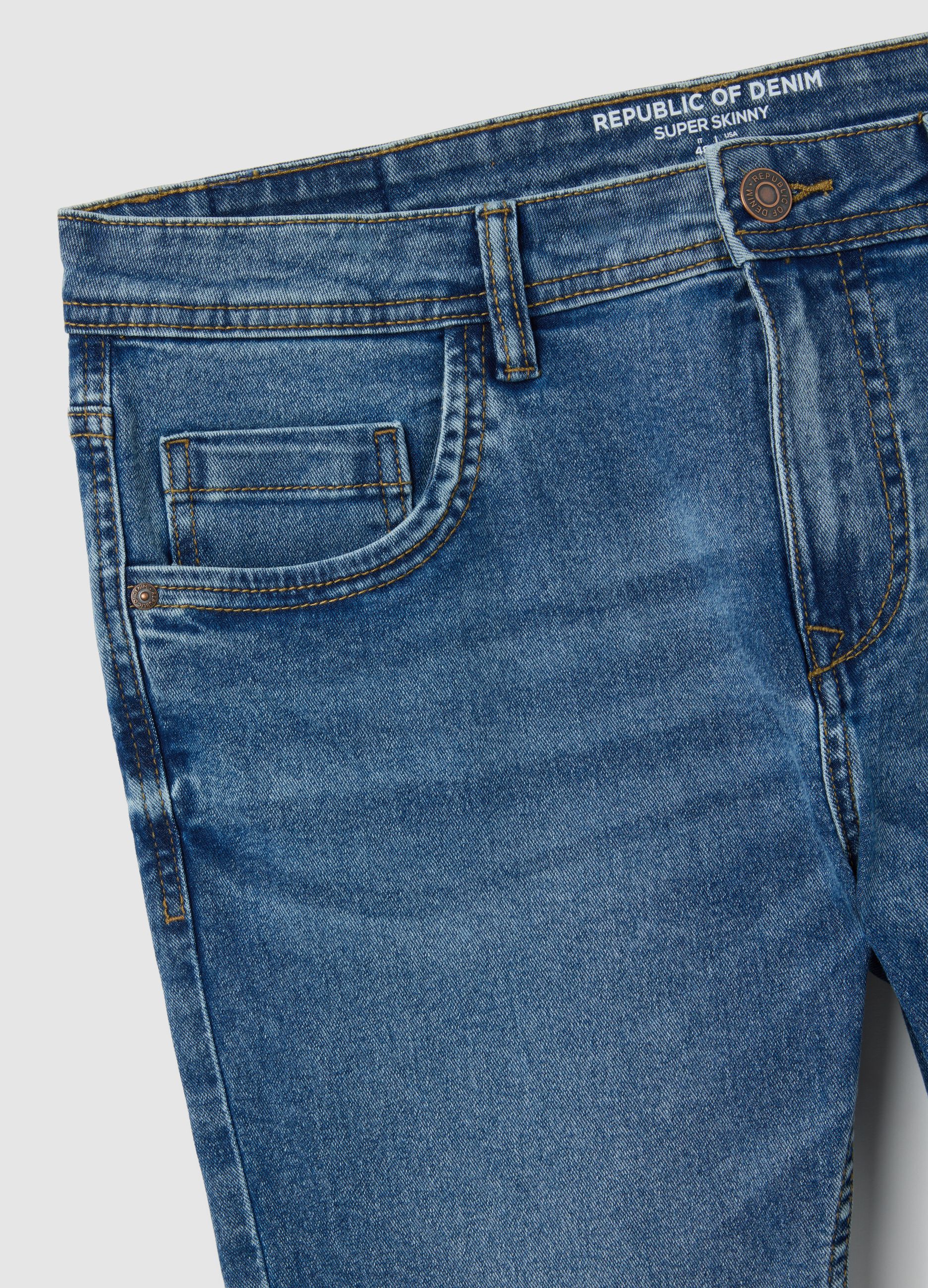 Jeans da uomo in denim blu super skinny