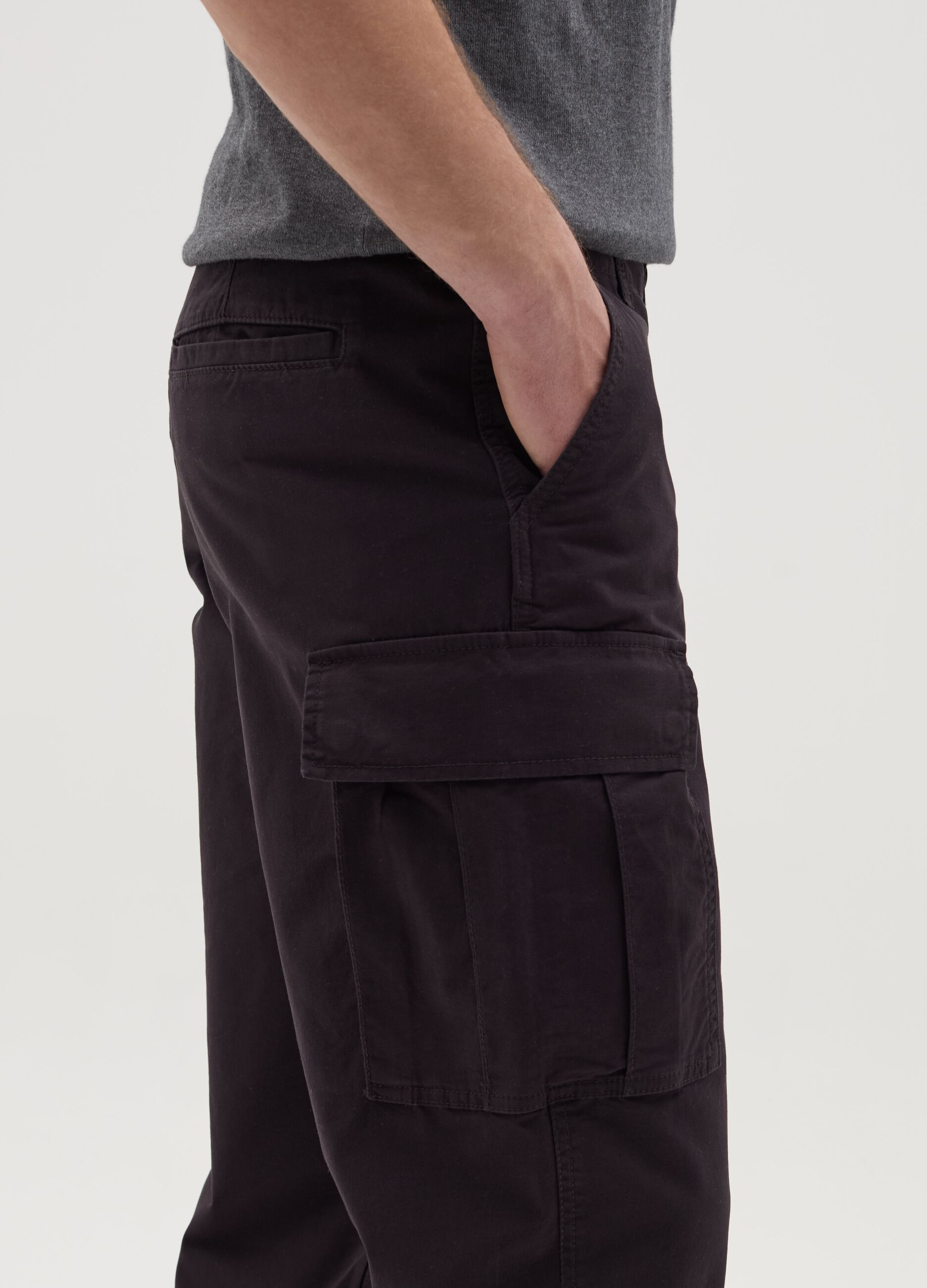 Cargo trousers with internal drawstring