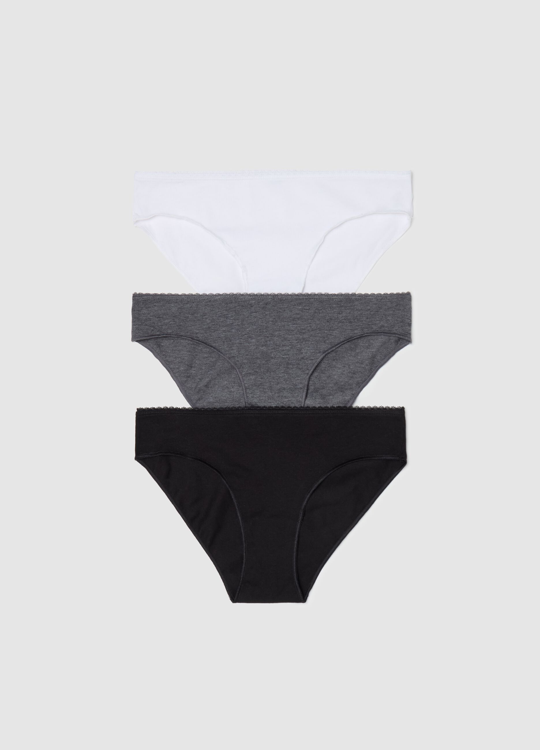 Three-pack briefs with lace