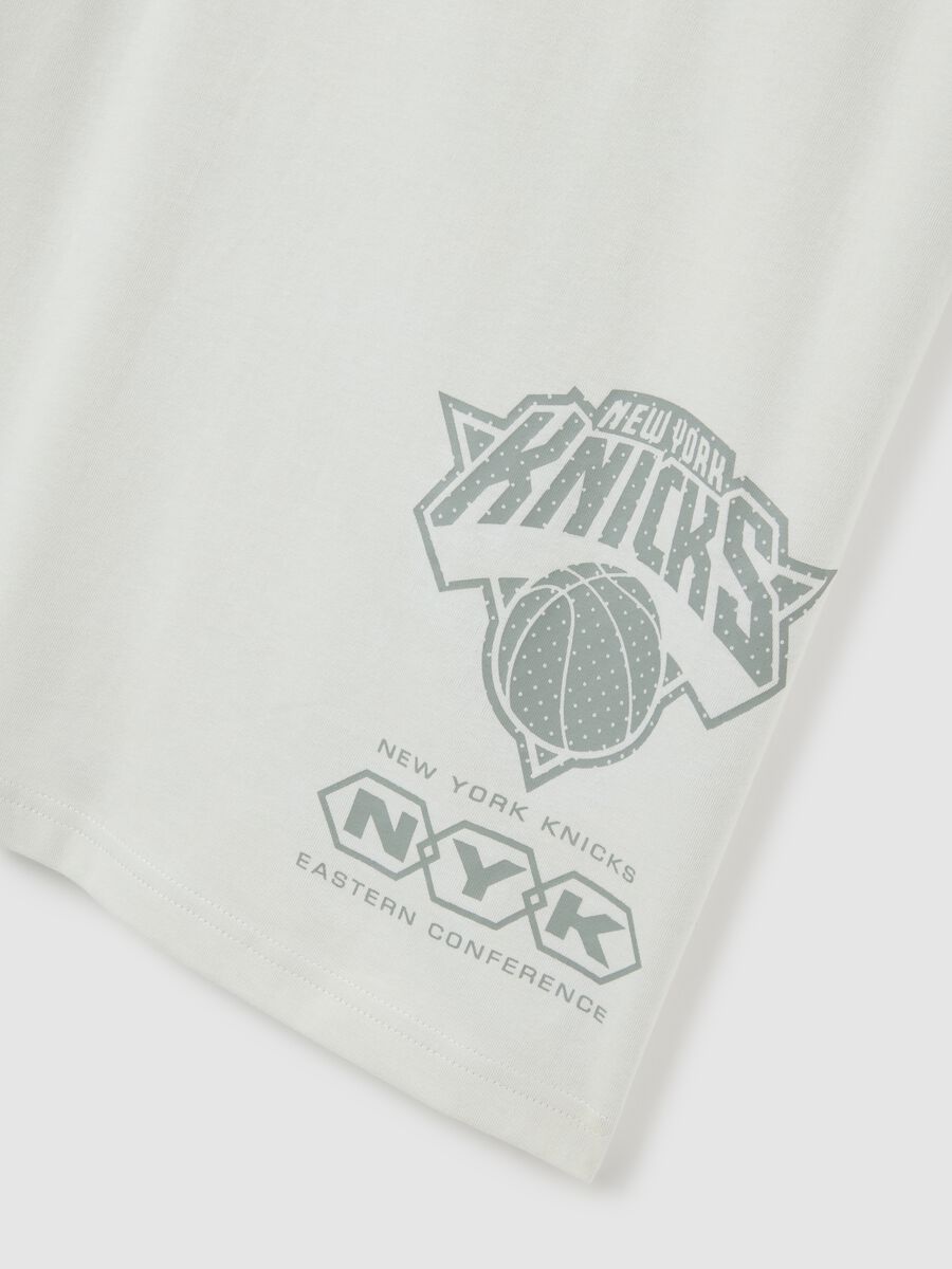 T-shirt in puro cotone grigia con logo Knicks_1