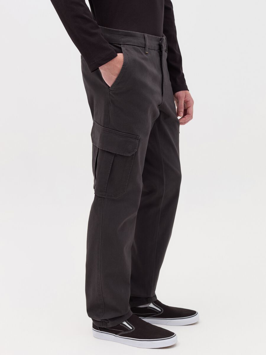 Pantalone cargo slim fit_3