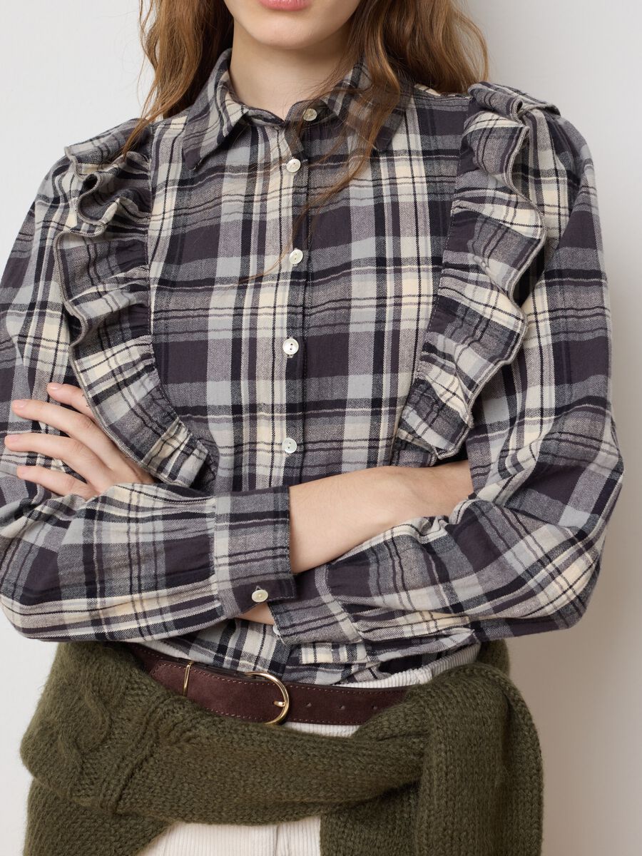 Multicolour pure cotton checked shirt with ruffles_3