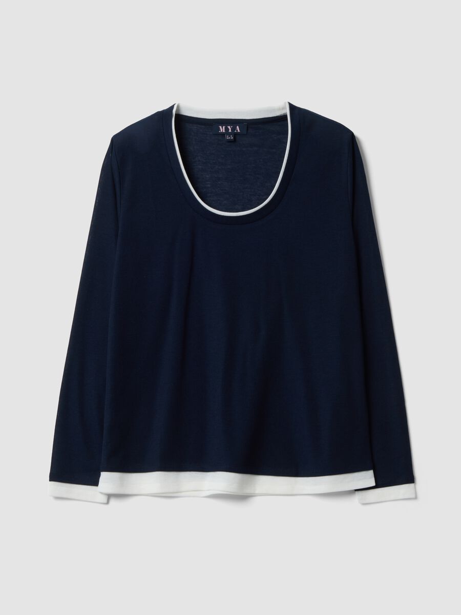 T-shirt blu in misto viscosa con girocollo a contrasto bianco regular fit_0