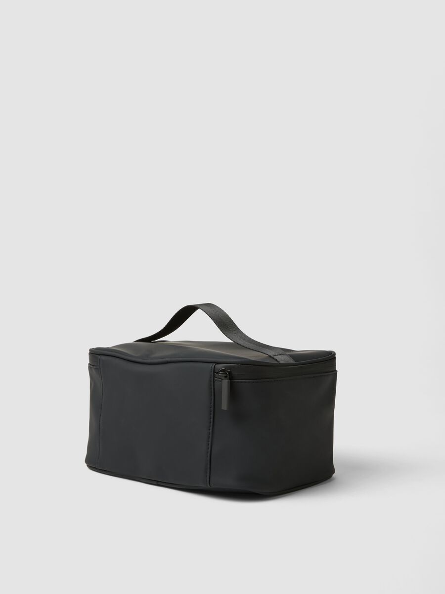 Black beauty case with handle and zip closure_2