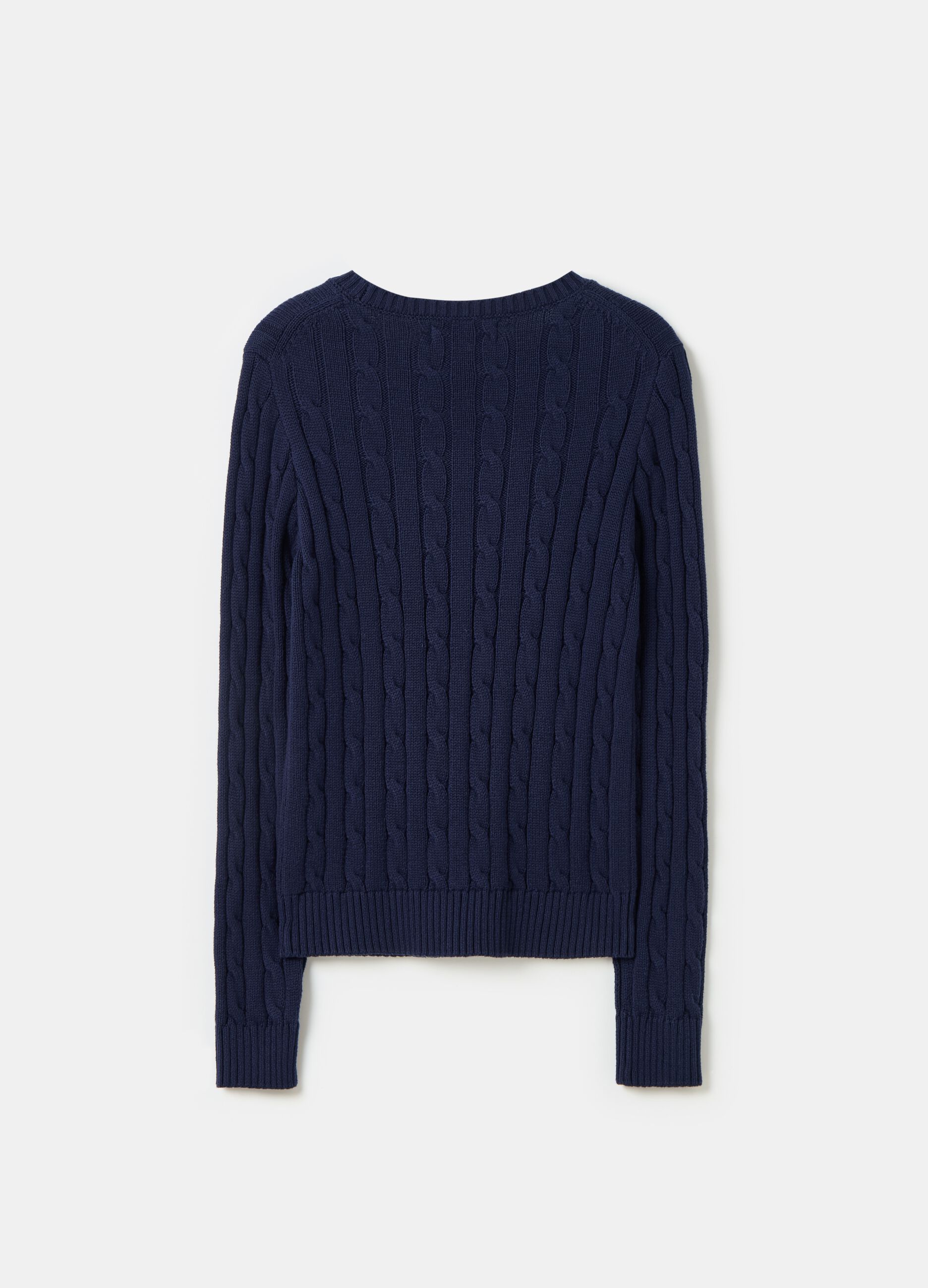 Ribbed pullover with cable-knit design