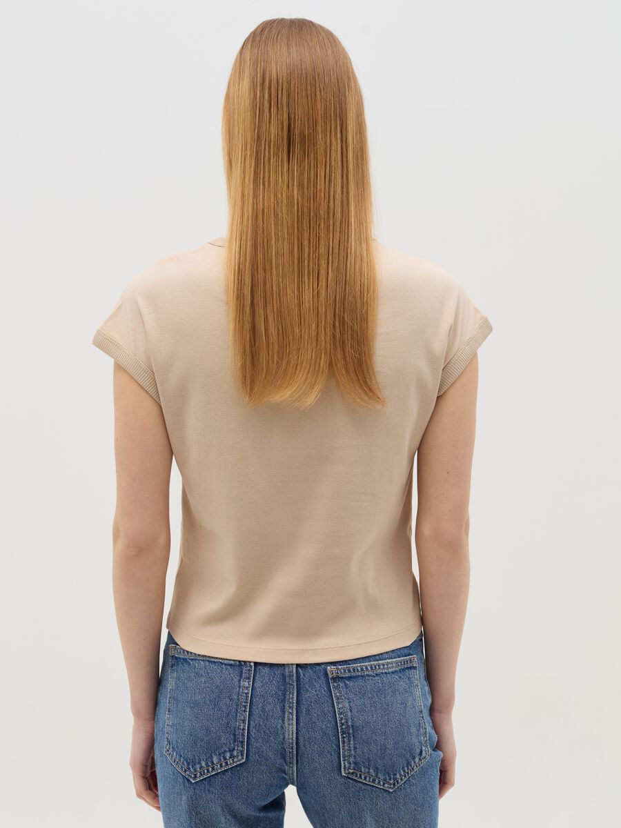Beige T-shirt with kimono sleeves_3